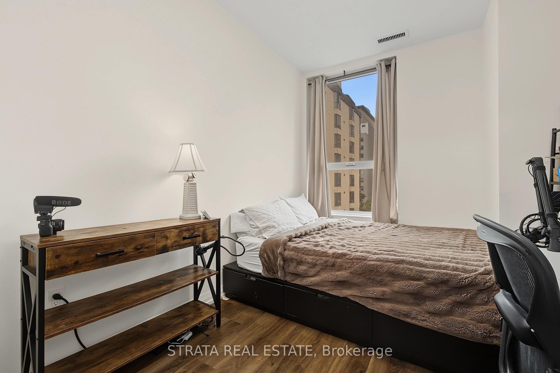280 Dundas Street Unit 403 photo 4