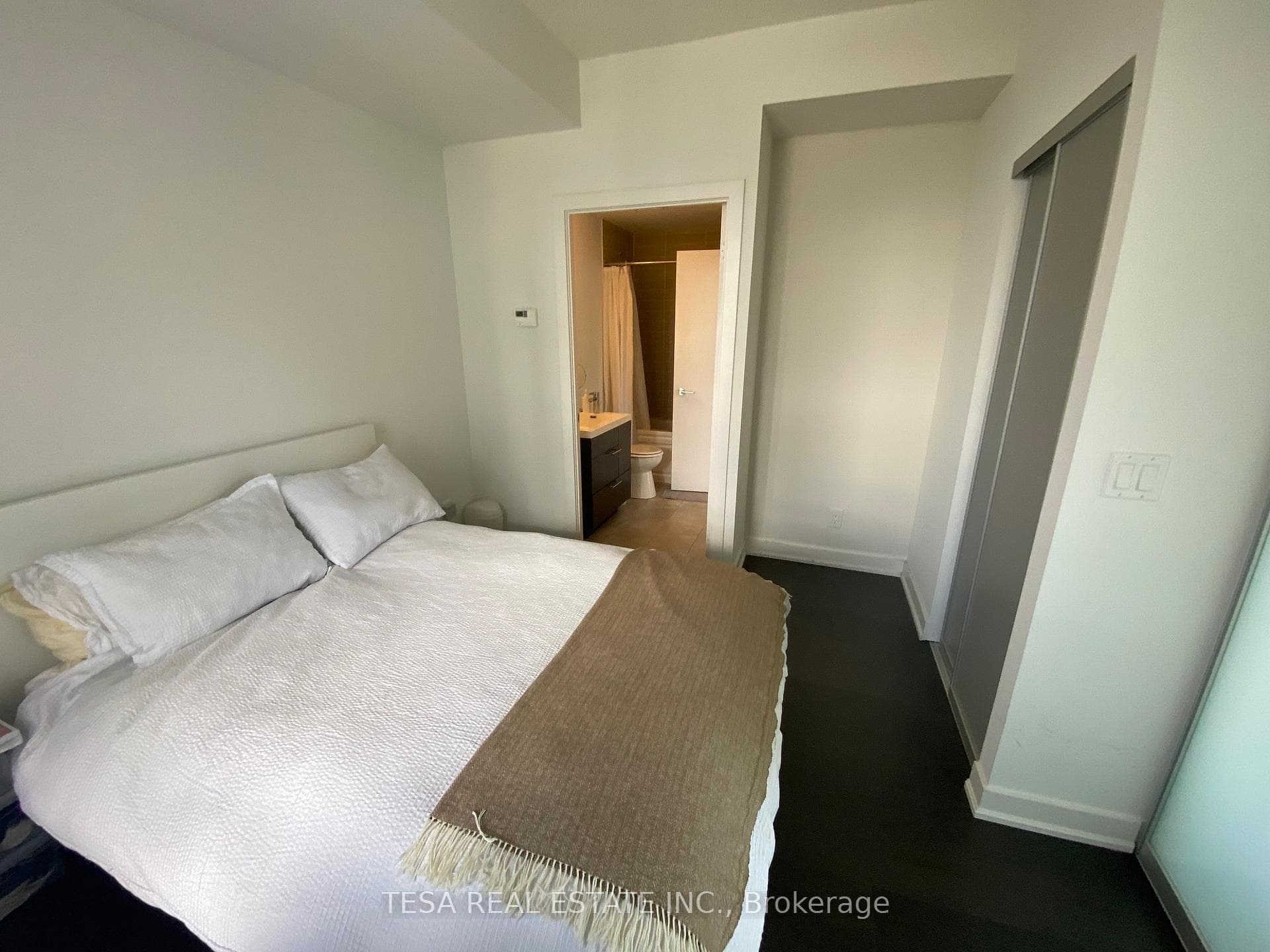 199 Richmond Street Unit 1207 photo 29