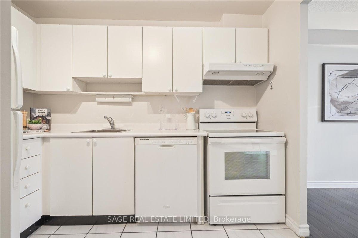 115 Hillcrest Avenue Unit 1411 photo 17
