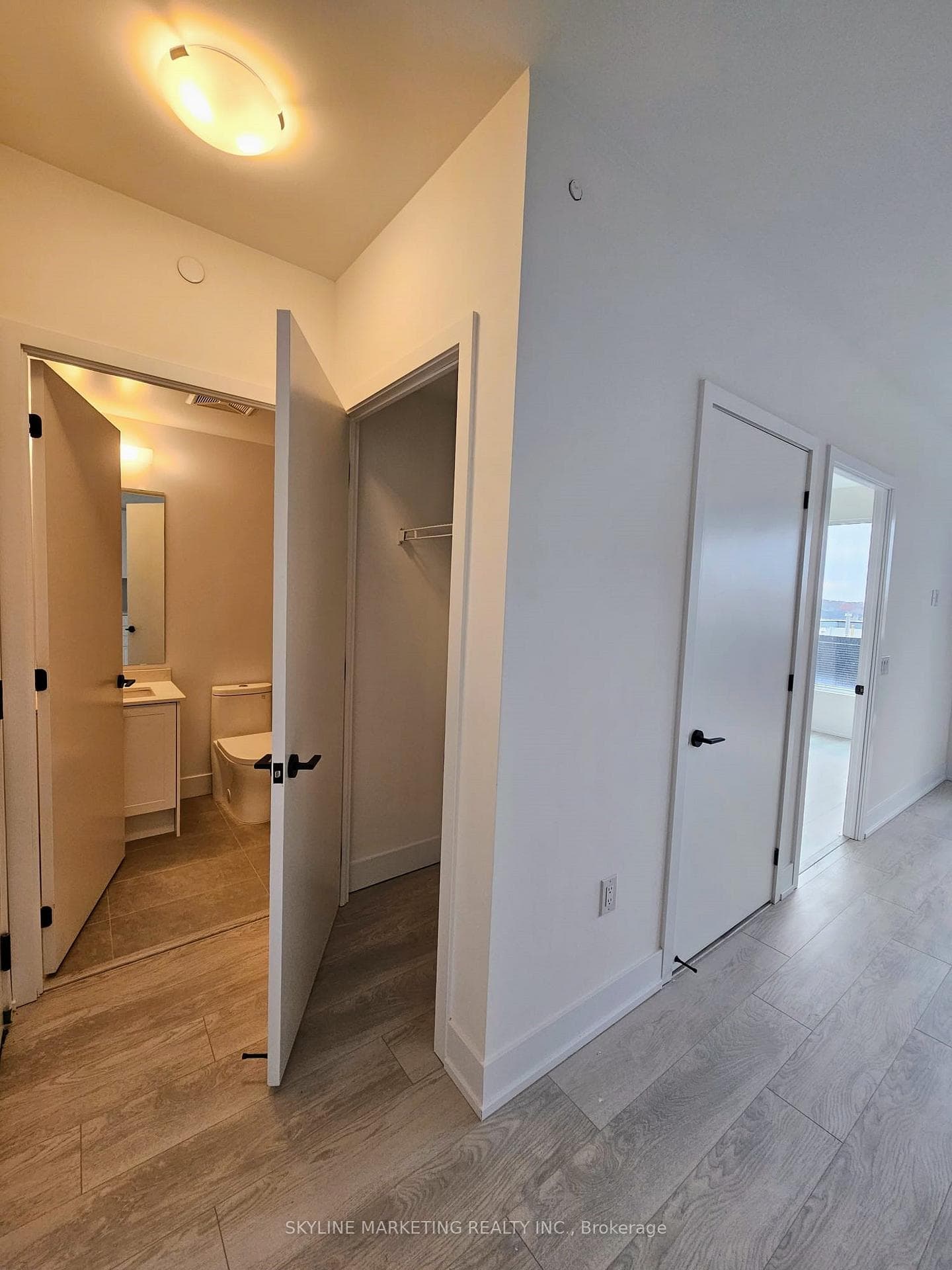 2450 Old Bronte Road Unit 240 photo 9