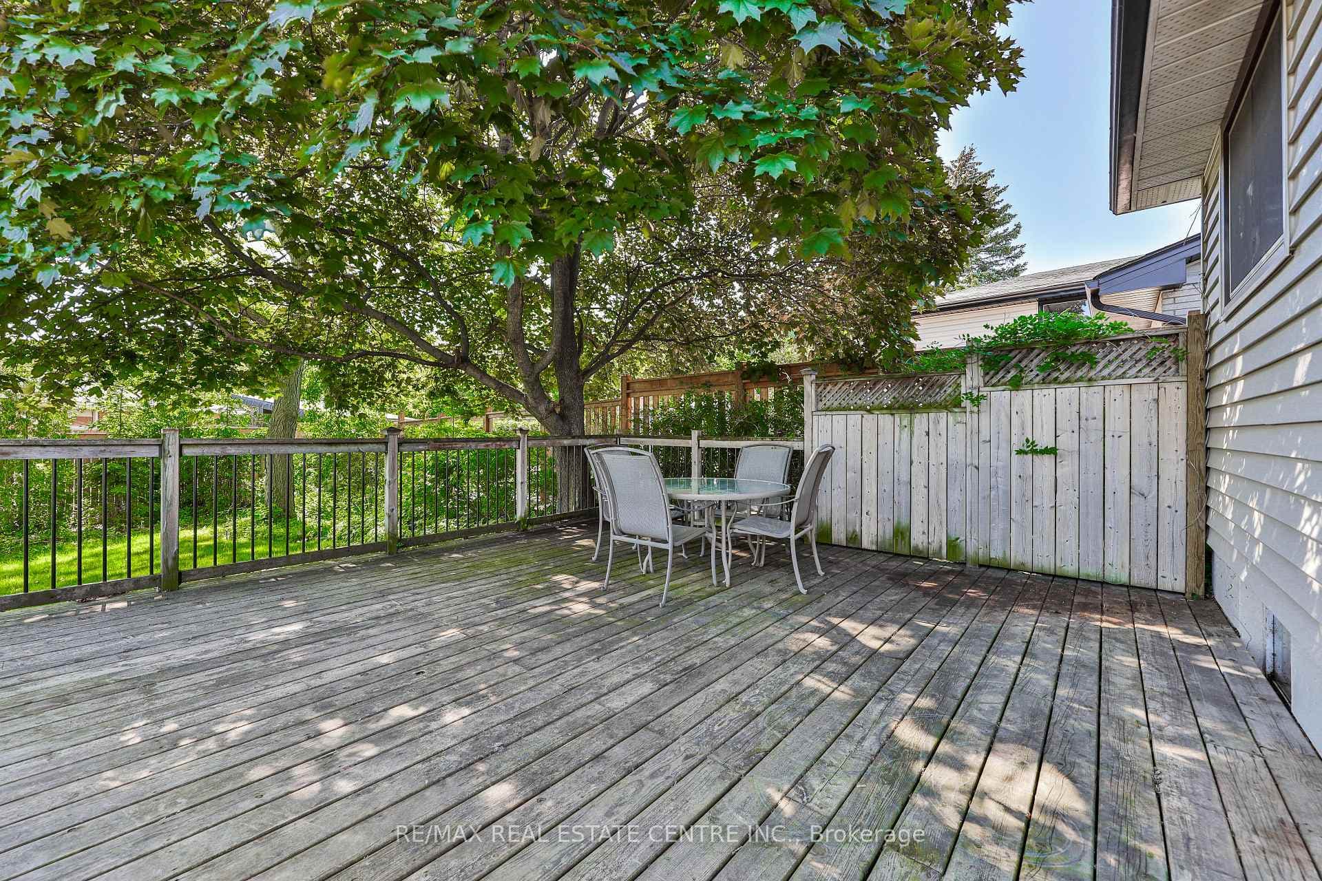 172 Hanover Place photo 40