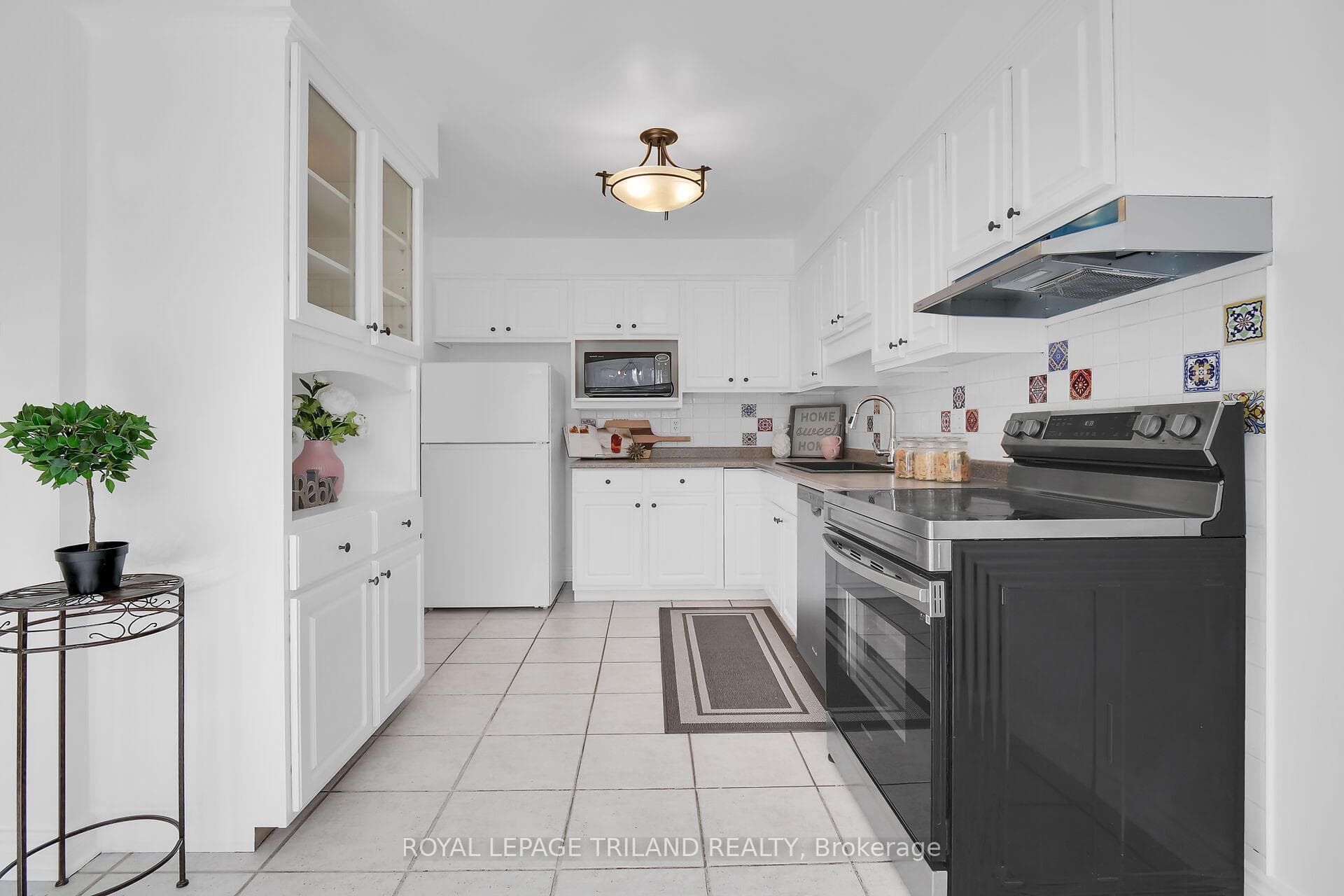 410 Ambleside Drive Unit 44 photo 4