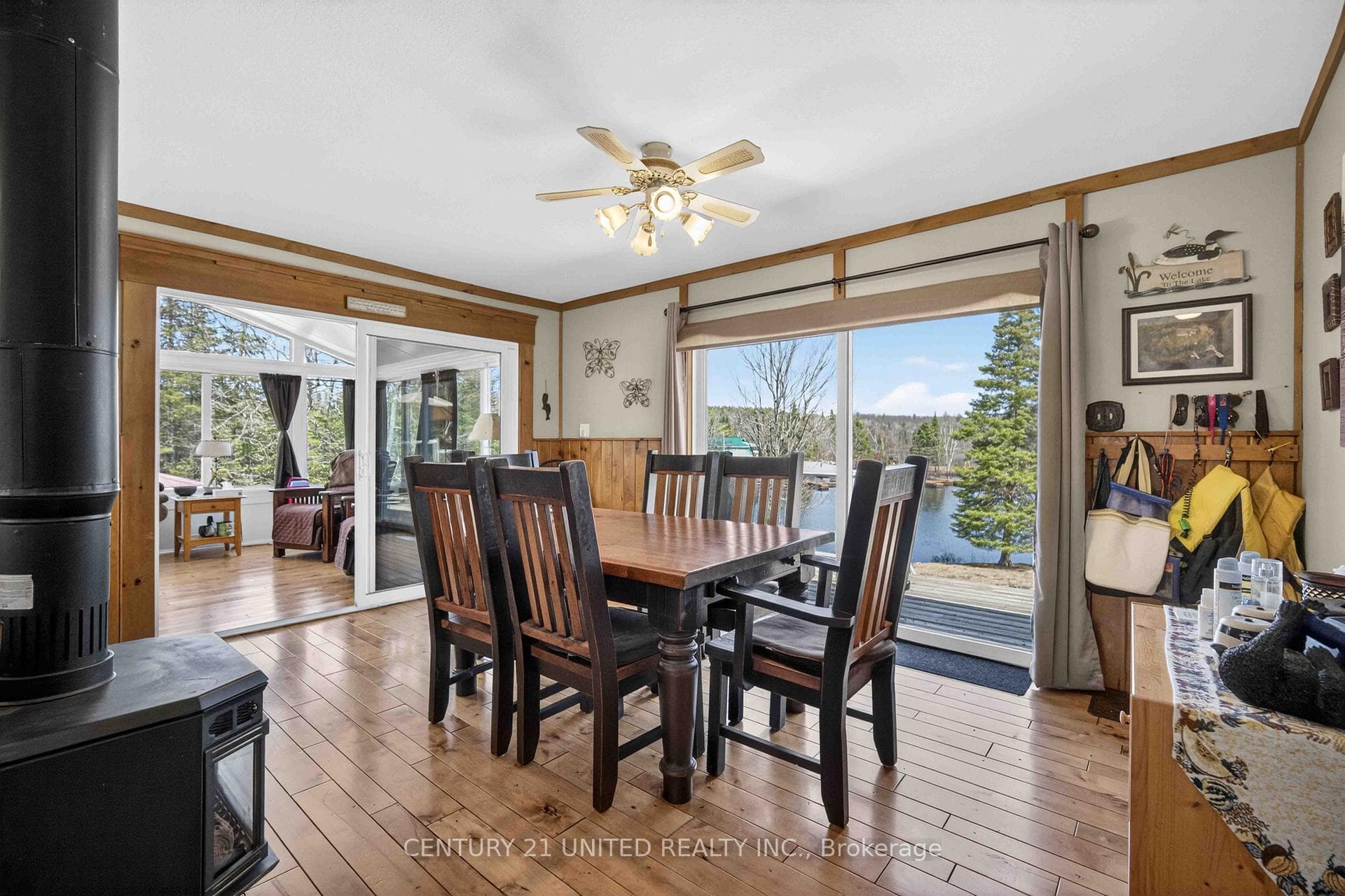 1047 Redwood Lane photo 15