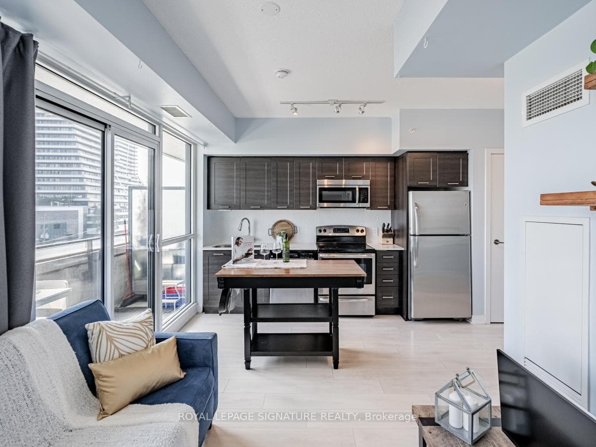 2200 Lakeshore Boulevard Unit 714 photo 13