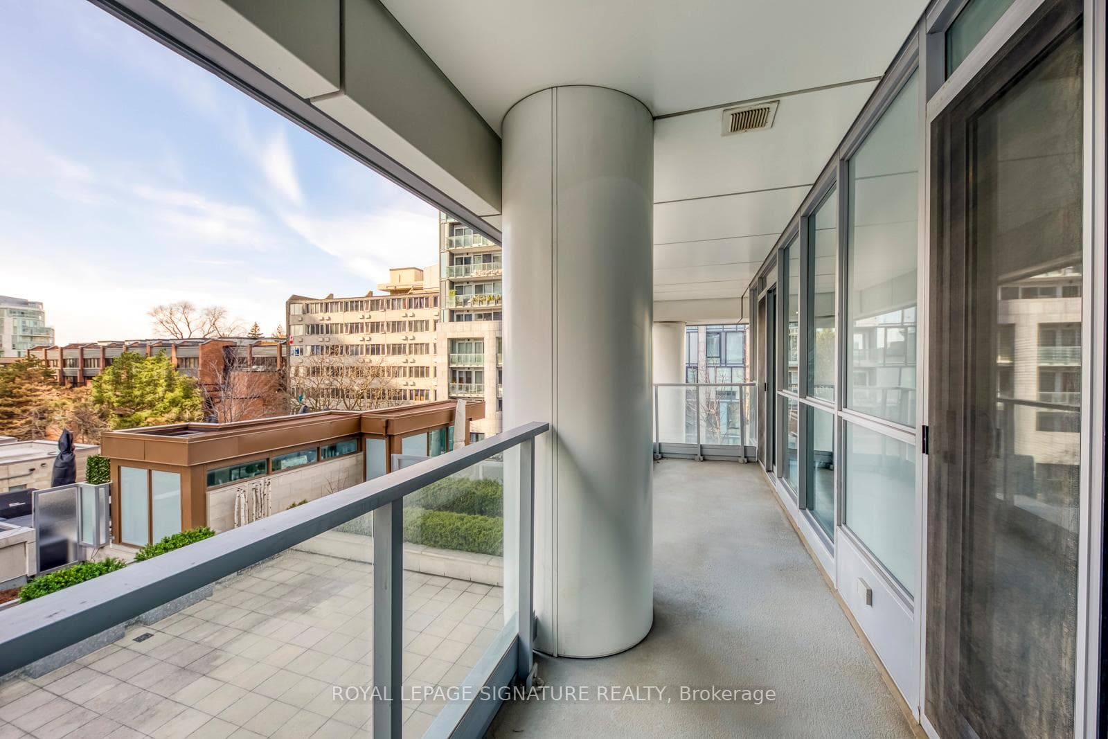 170 Avenue Road Unit 305 photo 19