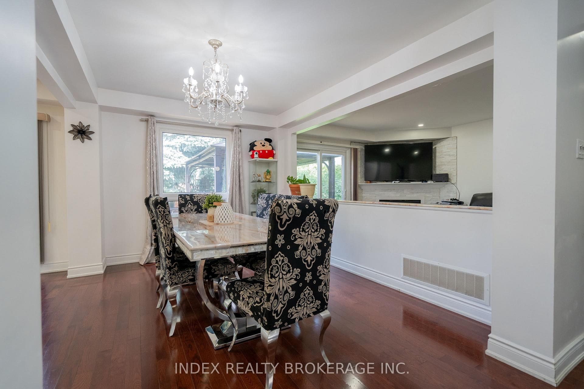 48 Copeland Road photo 11