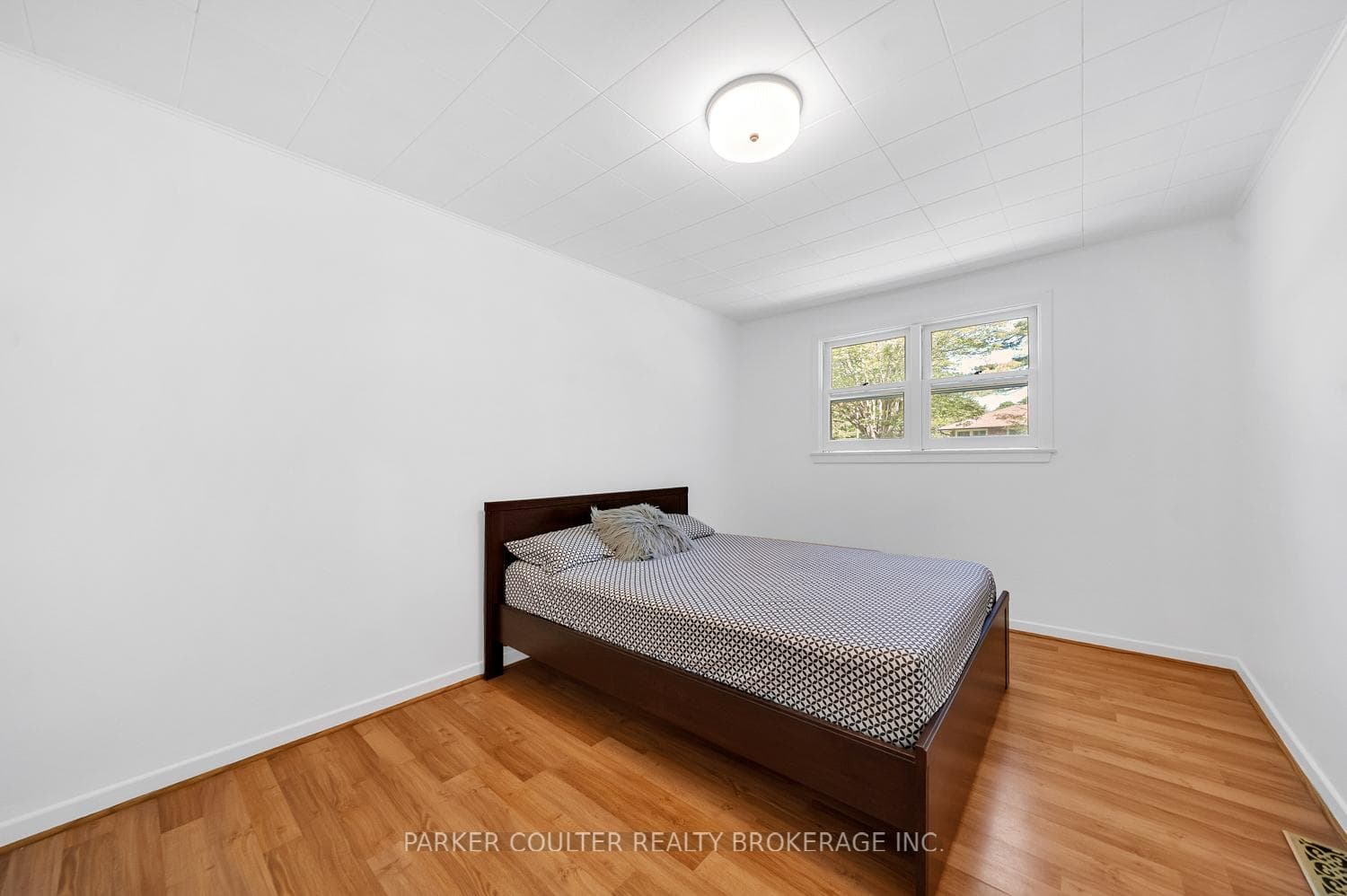 85 Evans Avenue photo 27