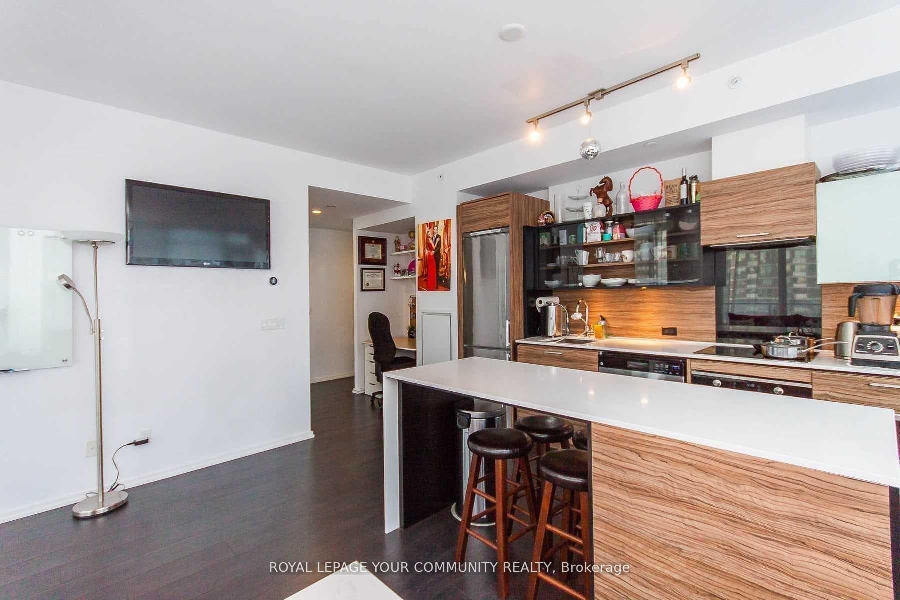 75 St Nicholas Street Unit 1207 photo 10