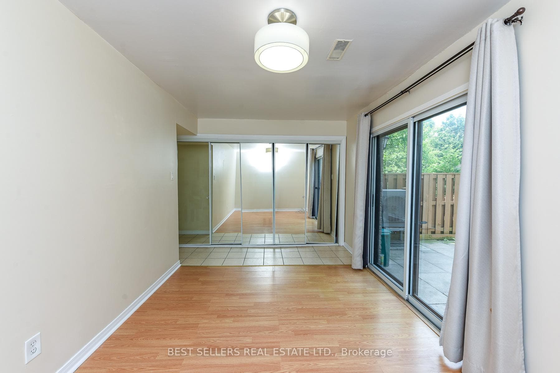 12 Ashton Crescent Unit 12 photo 32