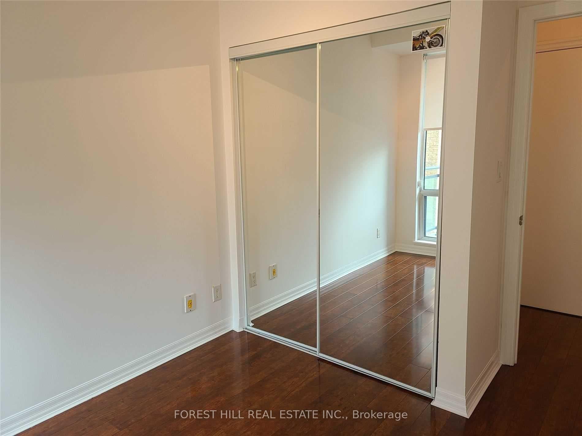 300 Bloor Street Unit 2508 photo 11
