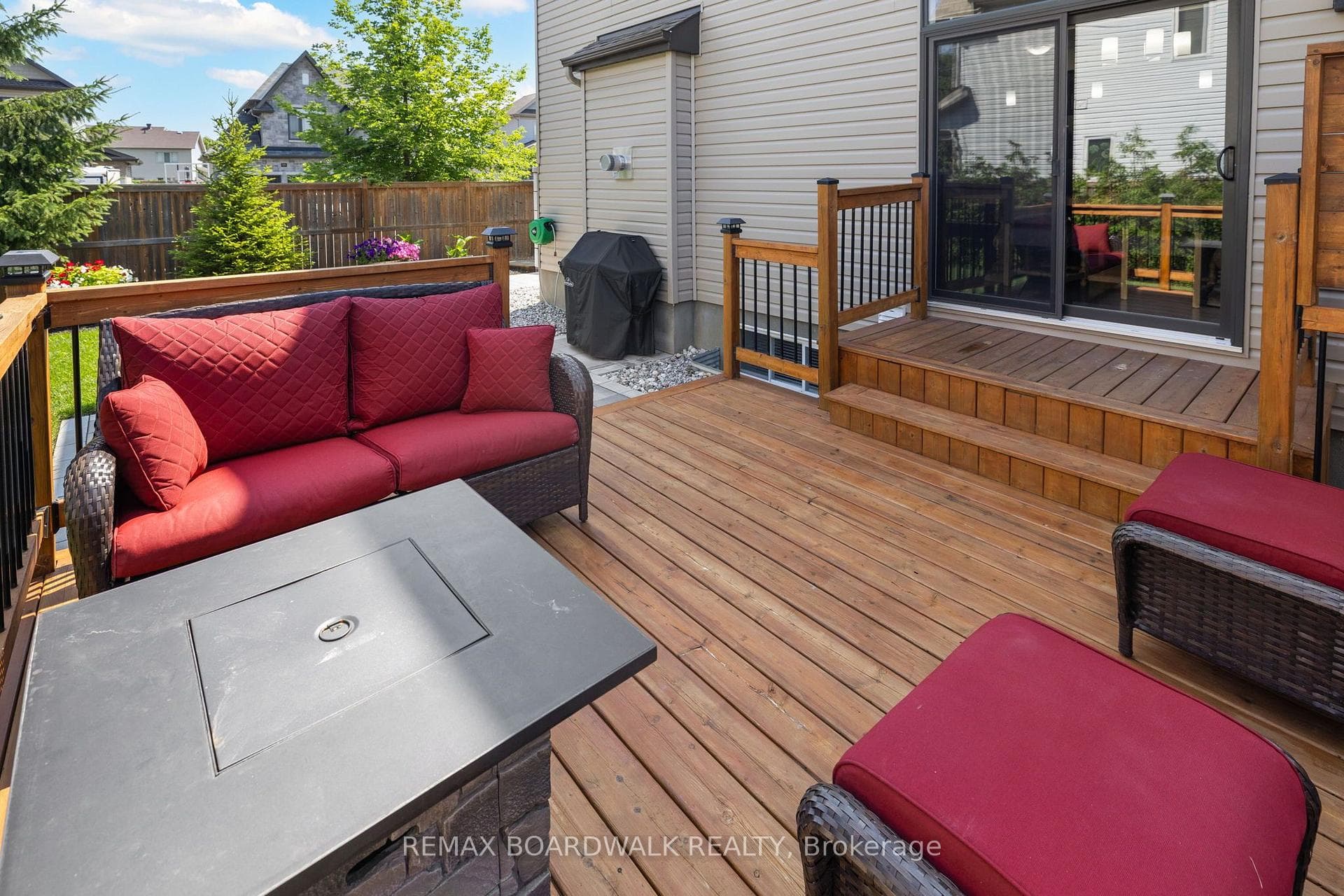 112 Francis Street photo 36