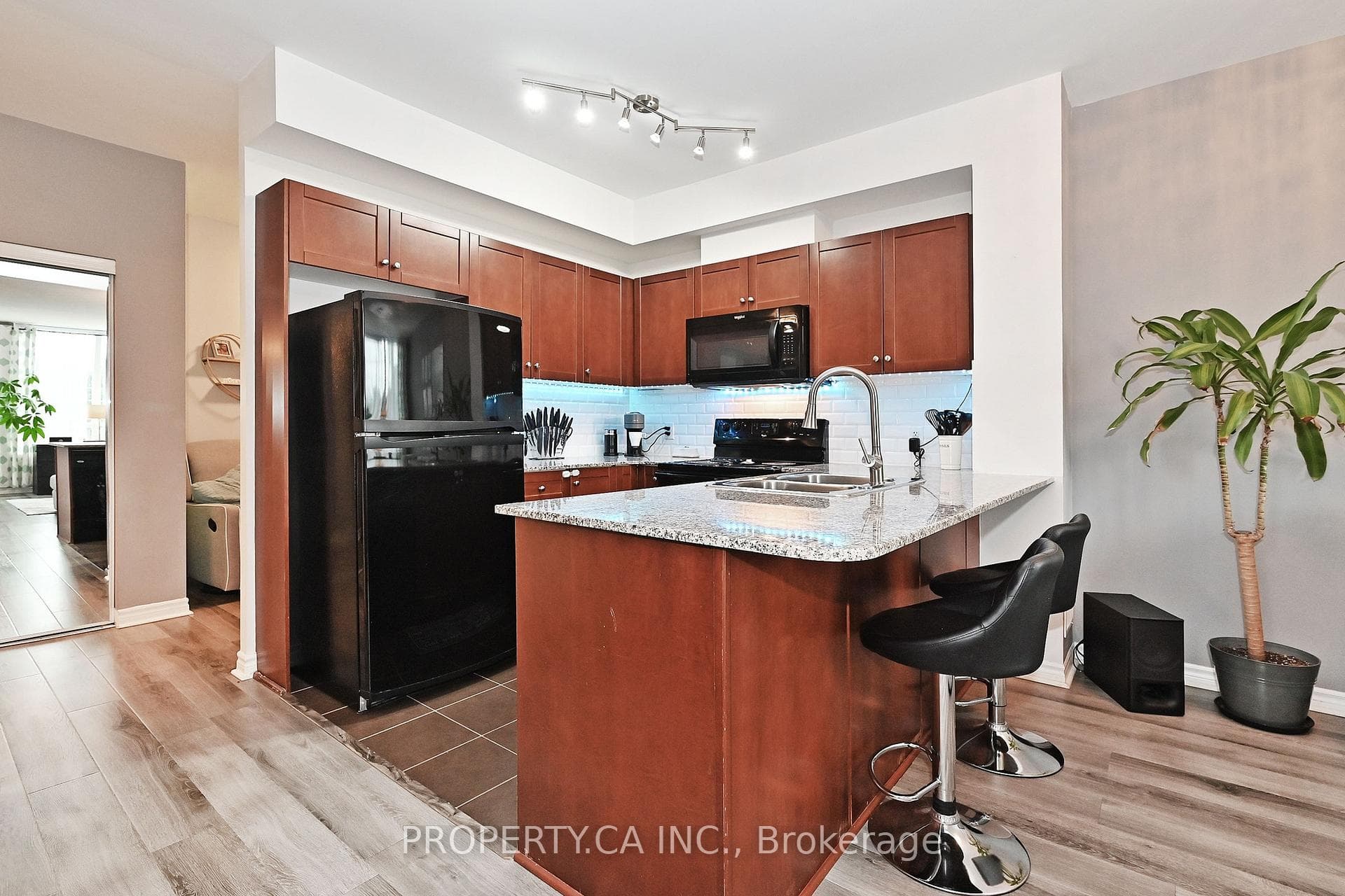 3504 Hurontario Street Unit 301 photo 11