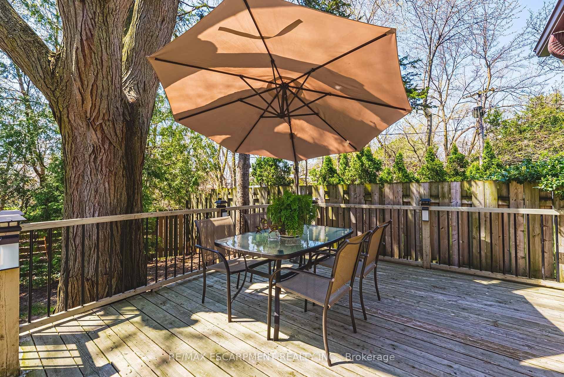 668 Chestnut Place photo 34