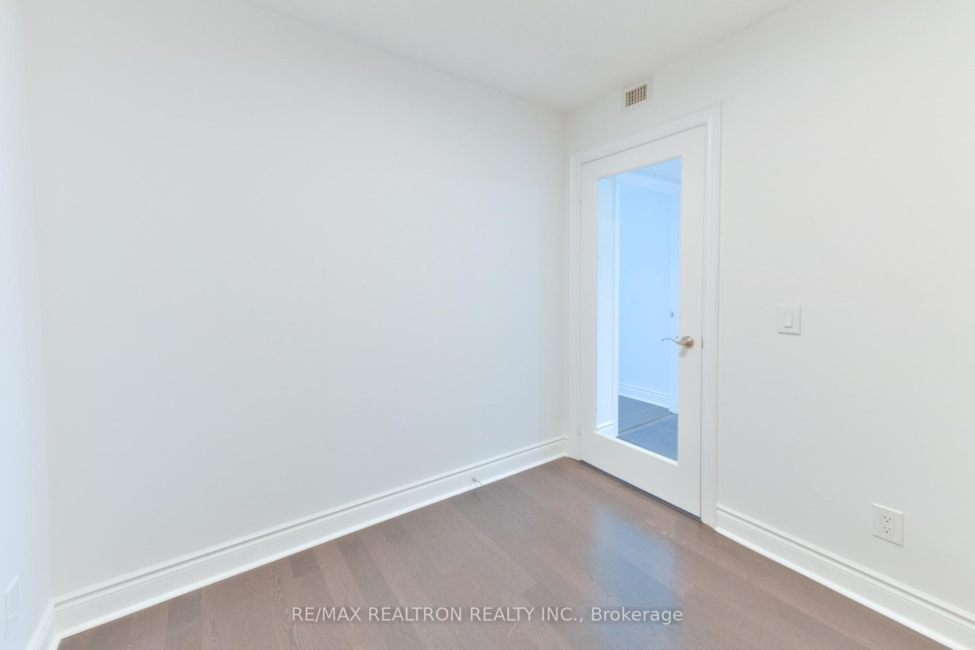 25 Greenview Avenue Unit 1919 photo 30