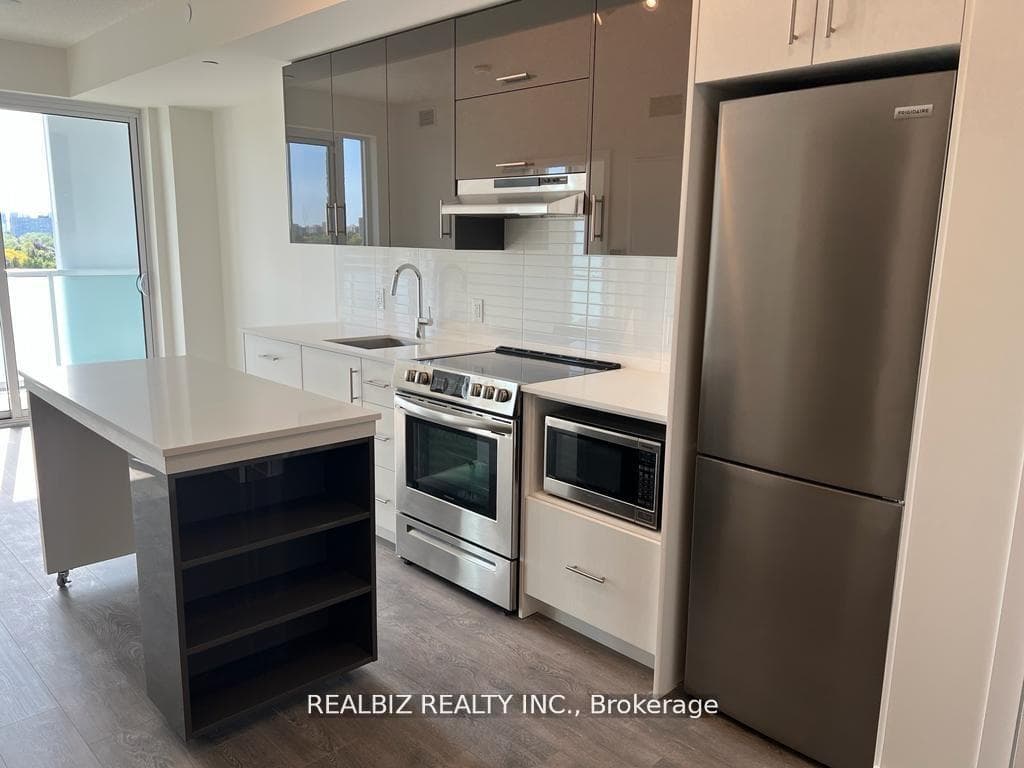 188 Fairview Mall Drive Unit 909 photo 2