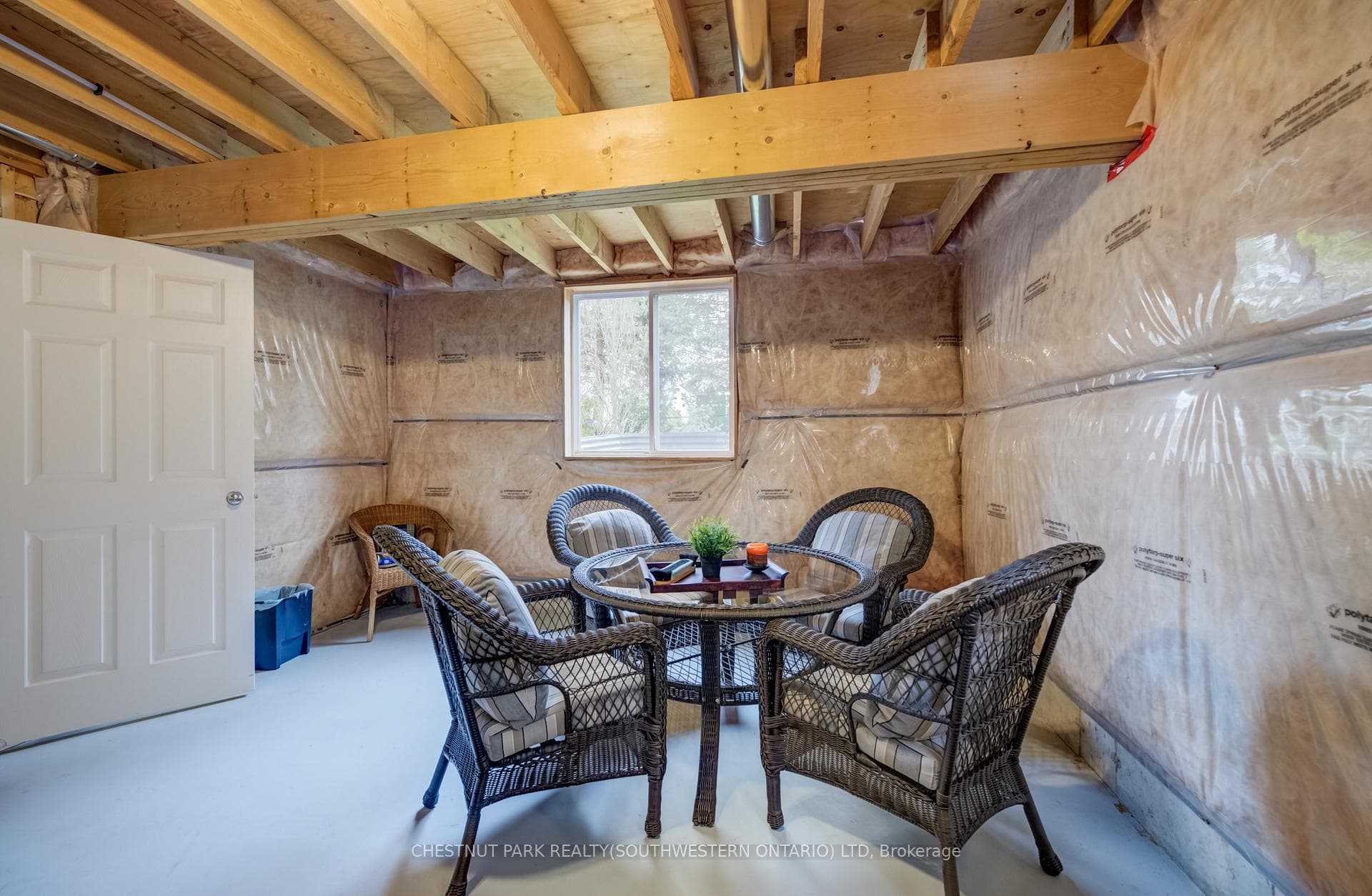 560 Springwater Drive photo 37