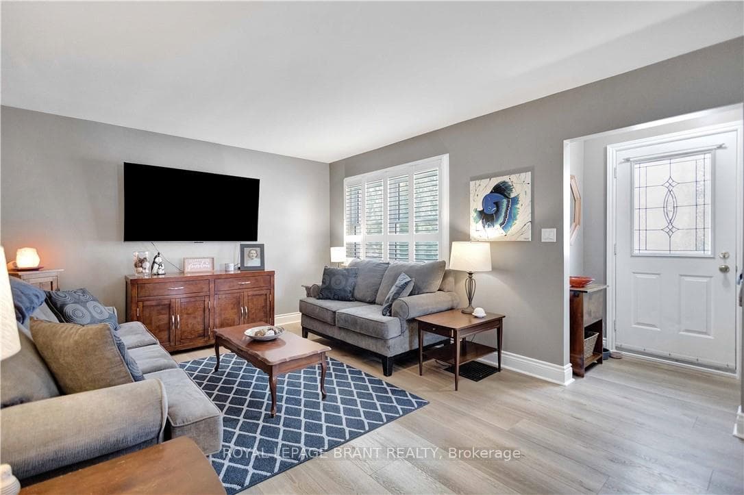 21 Sussex Avenue photo 12