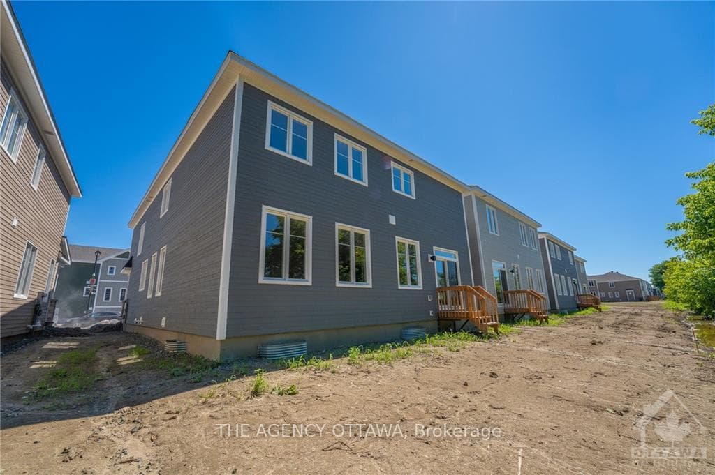 89 HACKAMORE Crescent photo 30