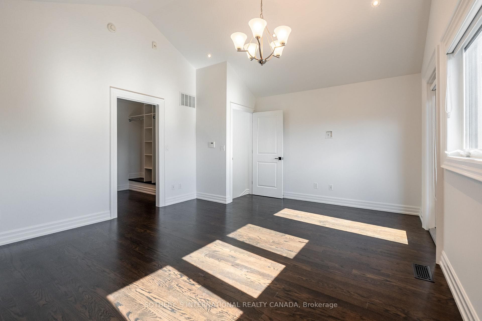 7 Louise Avenue photo 18
