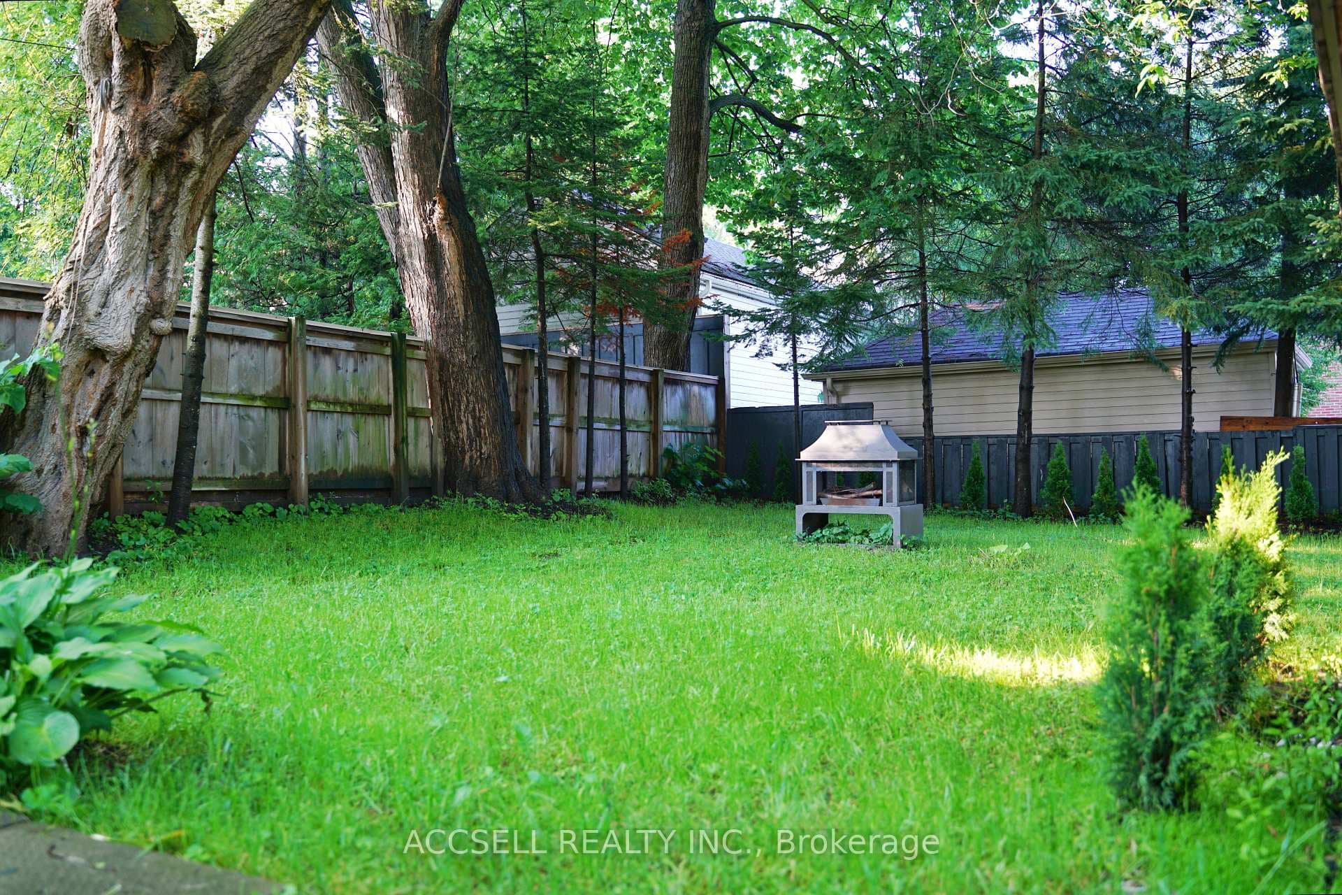 1069 Dixie Road photo 9