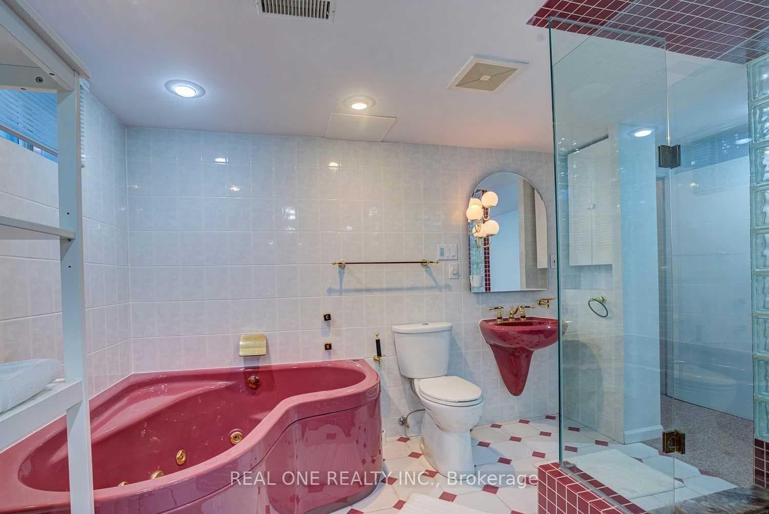 Basement full bathroom