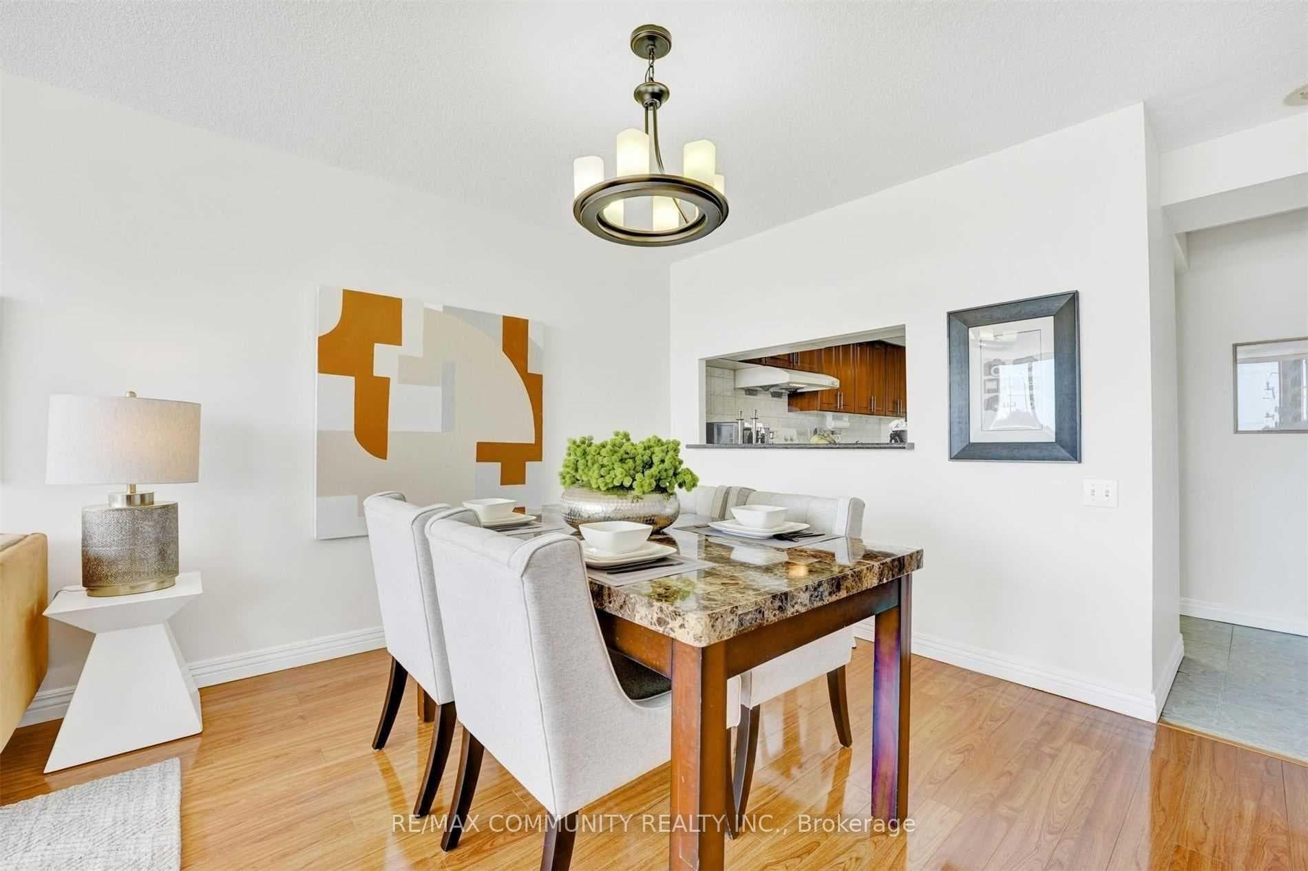 2466 Eglinton Avenue Unit 218 photo 15