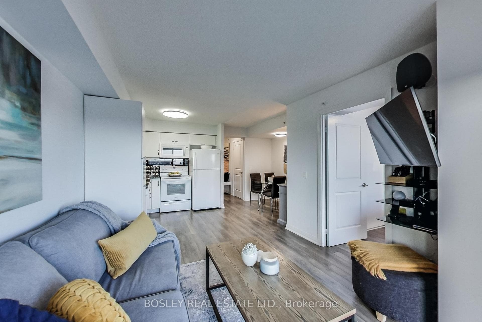 30 Meadowglen Place Unit 2108 photo 5