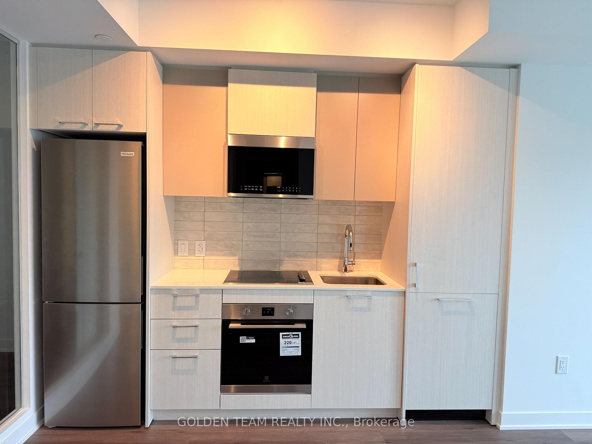 10 Oak Street Unit 1807 photo 8