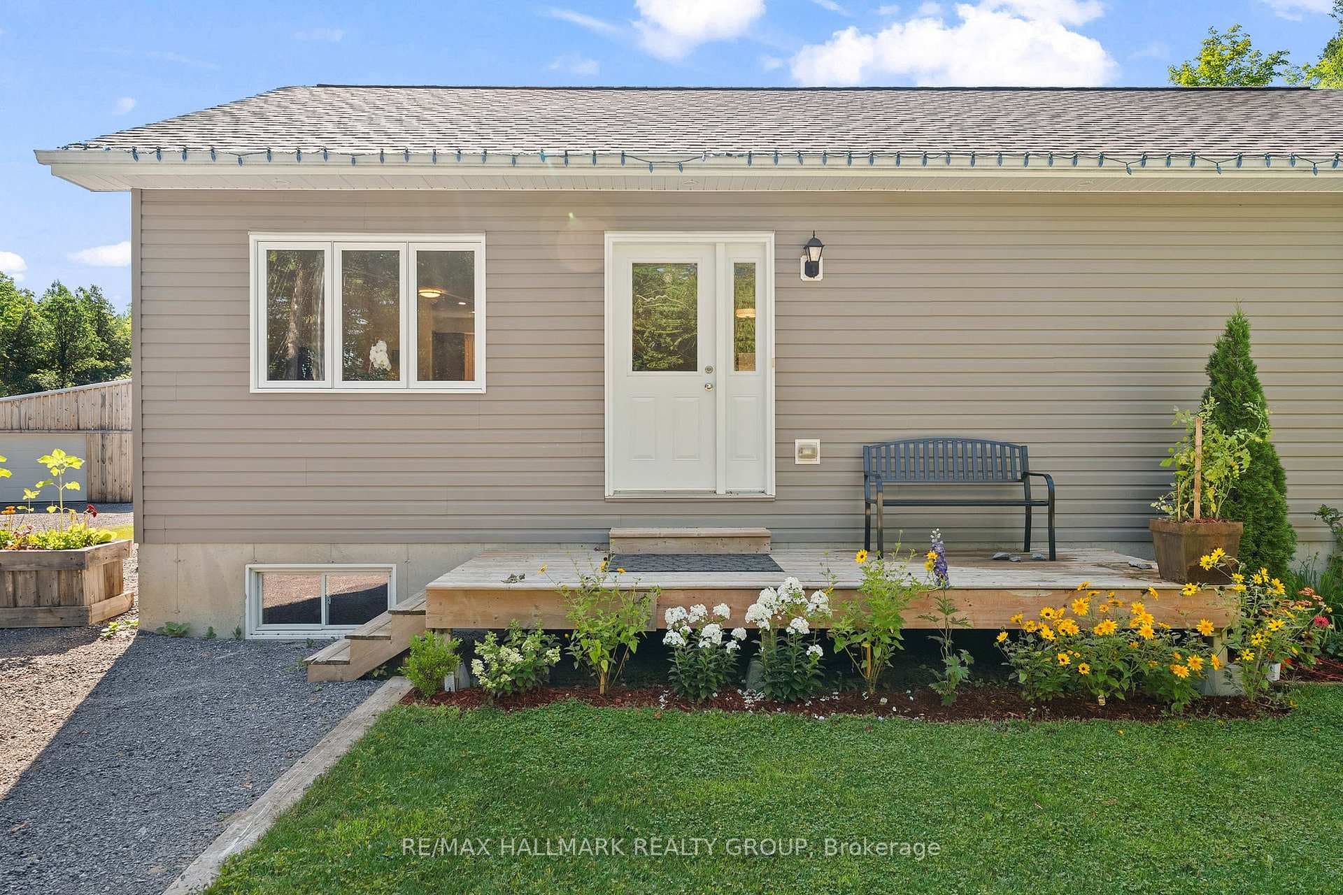 466 Stewartville Road photo 2