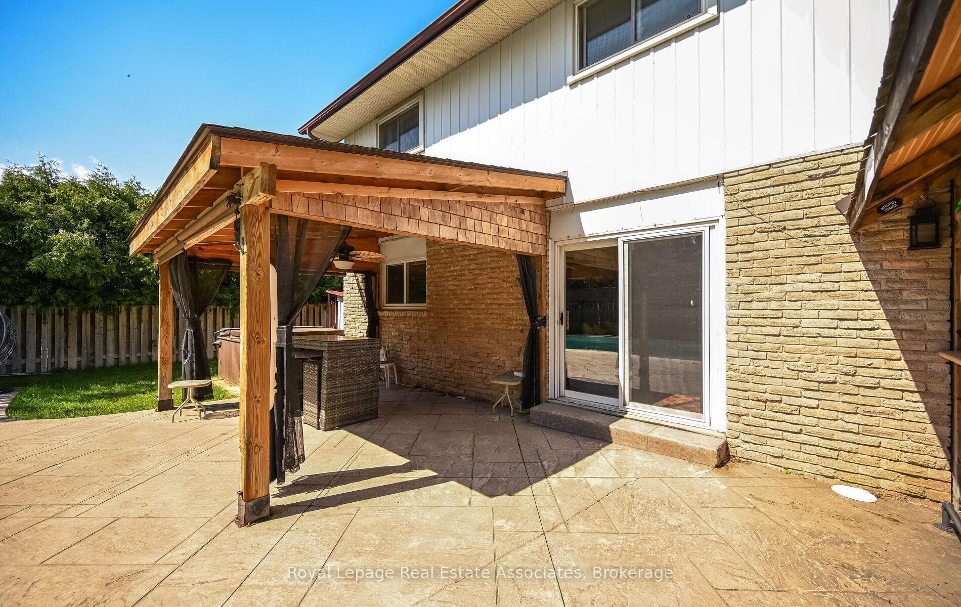 10 Charing Drive photo 35