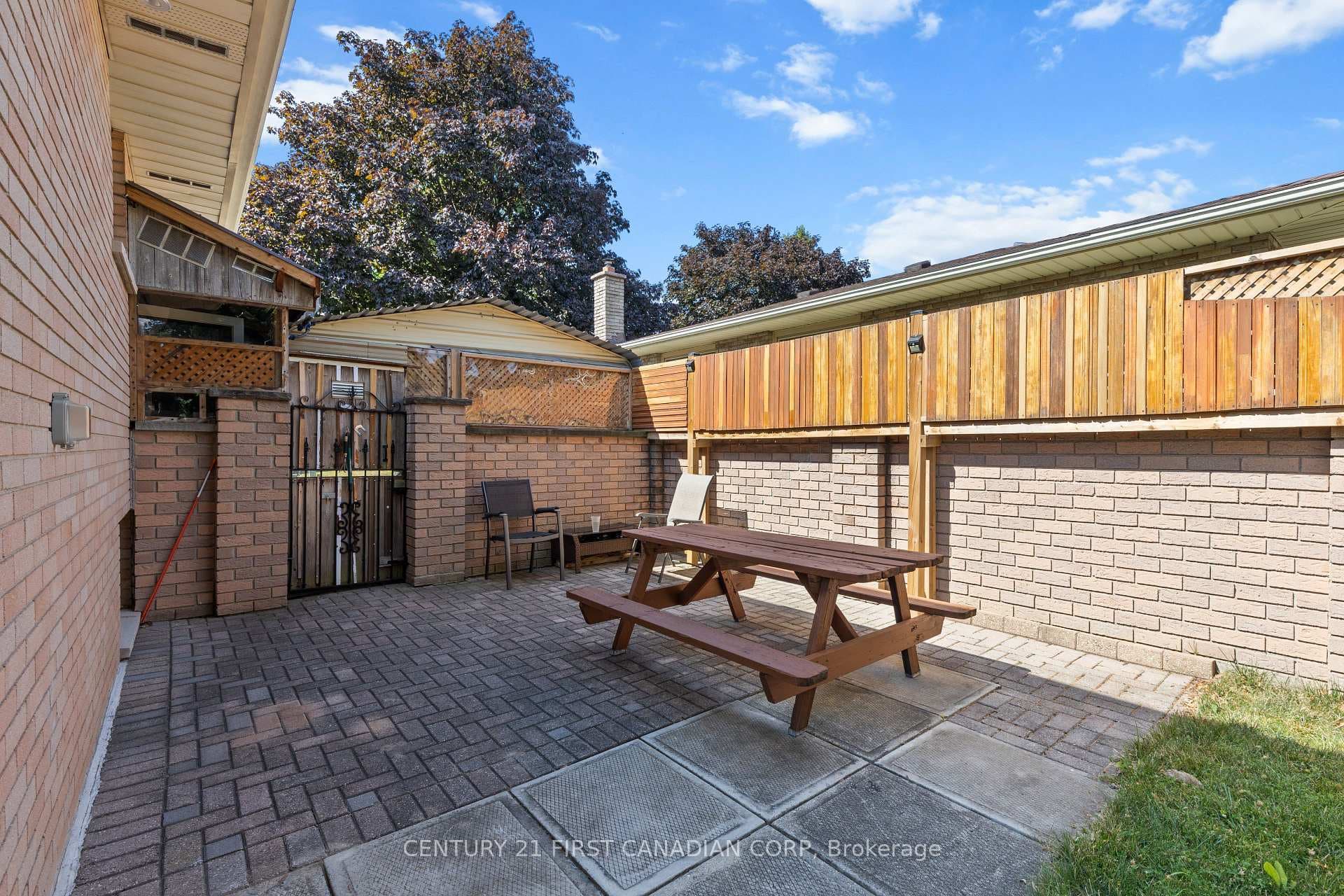 4 Archer Crescent photo 31