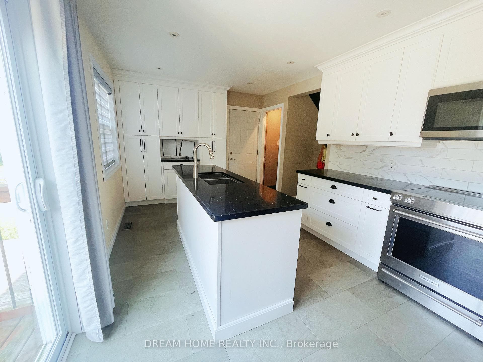 318 Annsheila Drive photo 6