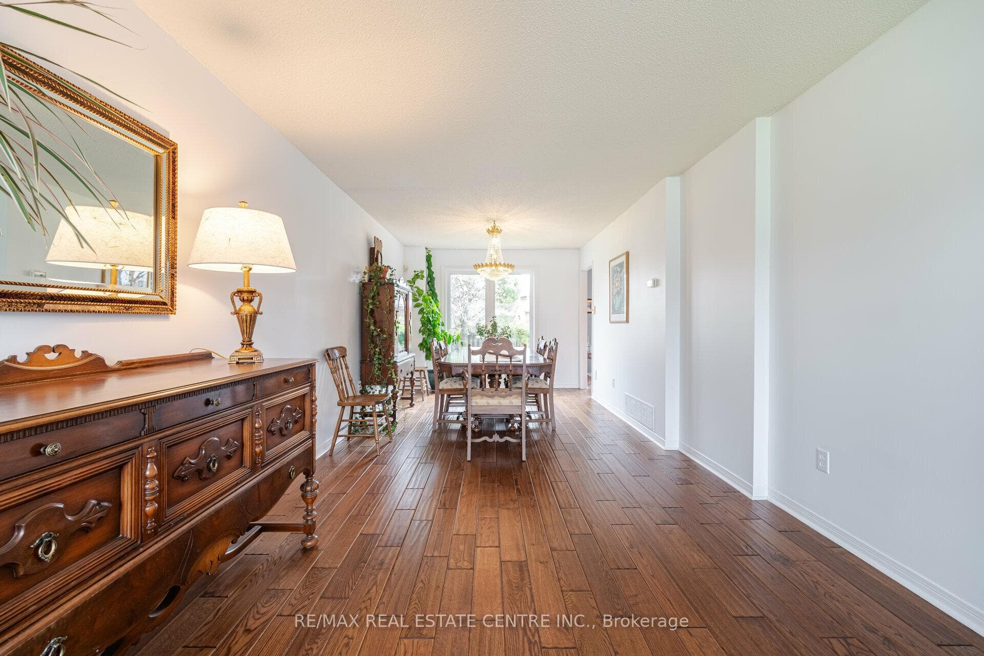 4399 Poltava Crescent photo 7