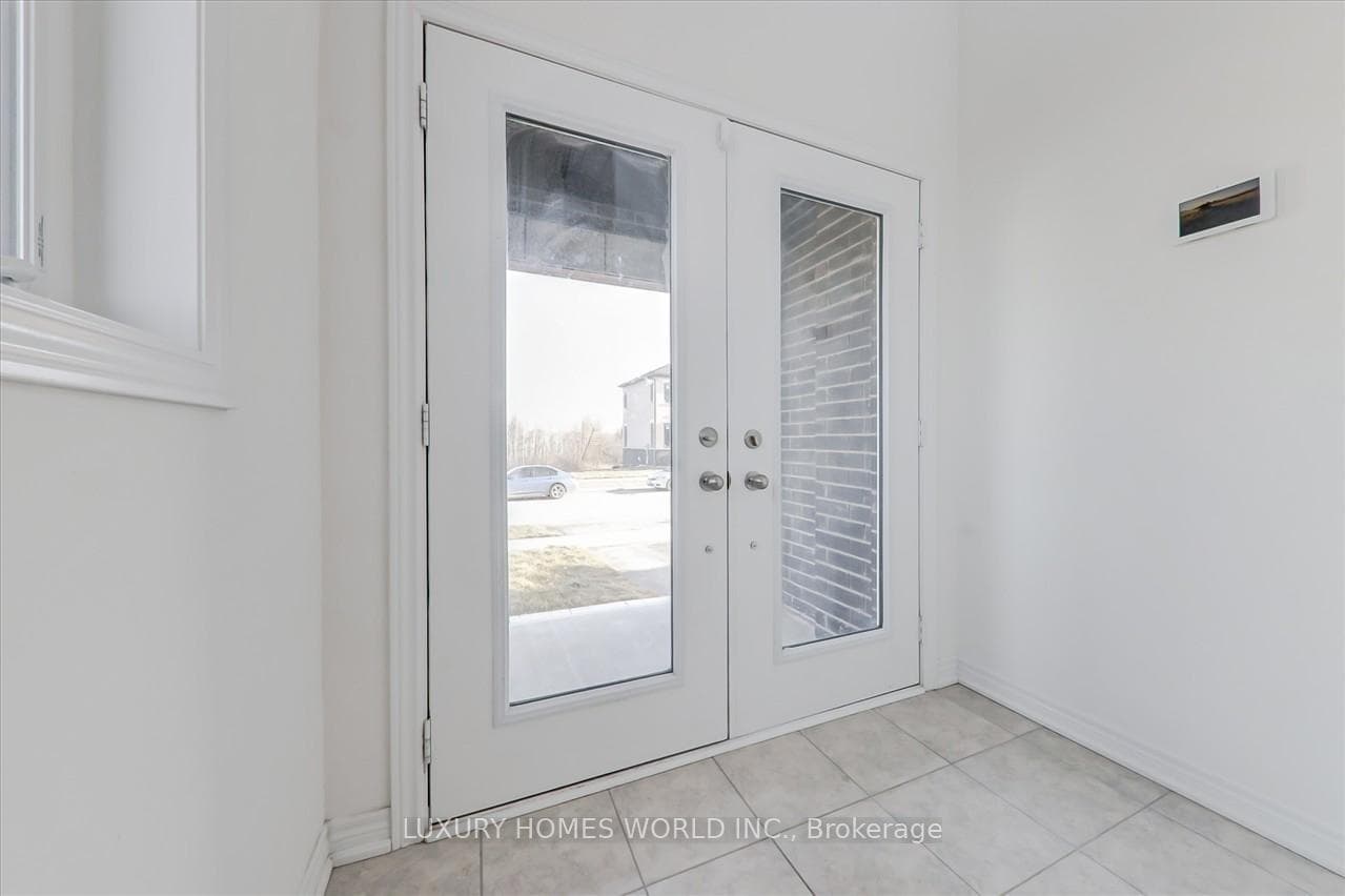 1290 Aquarius Trail photo 4