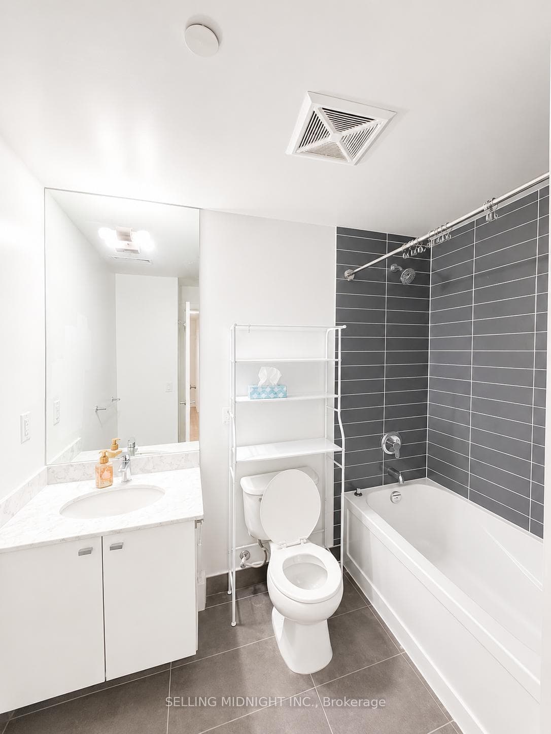 150 East Liberty Street Unit 1105 photo 8