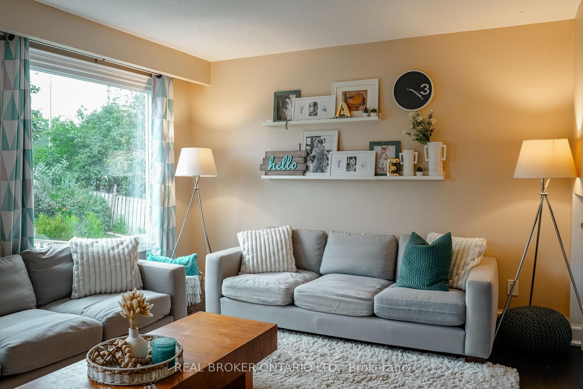 393 Hansen Road photo 11