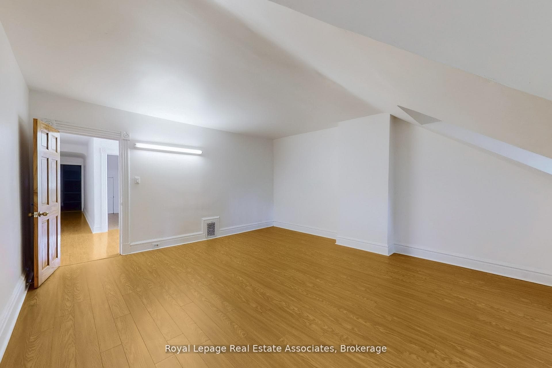 143 Seaton Street photo 38