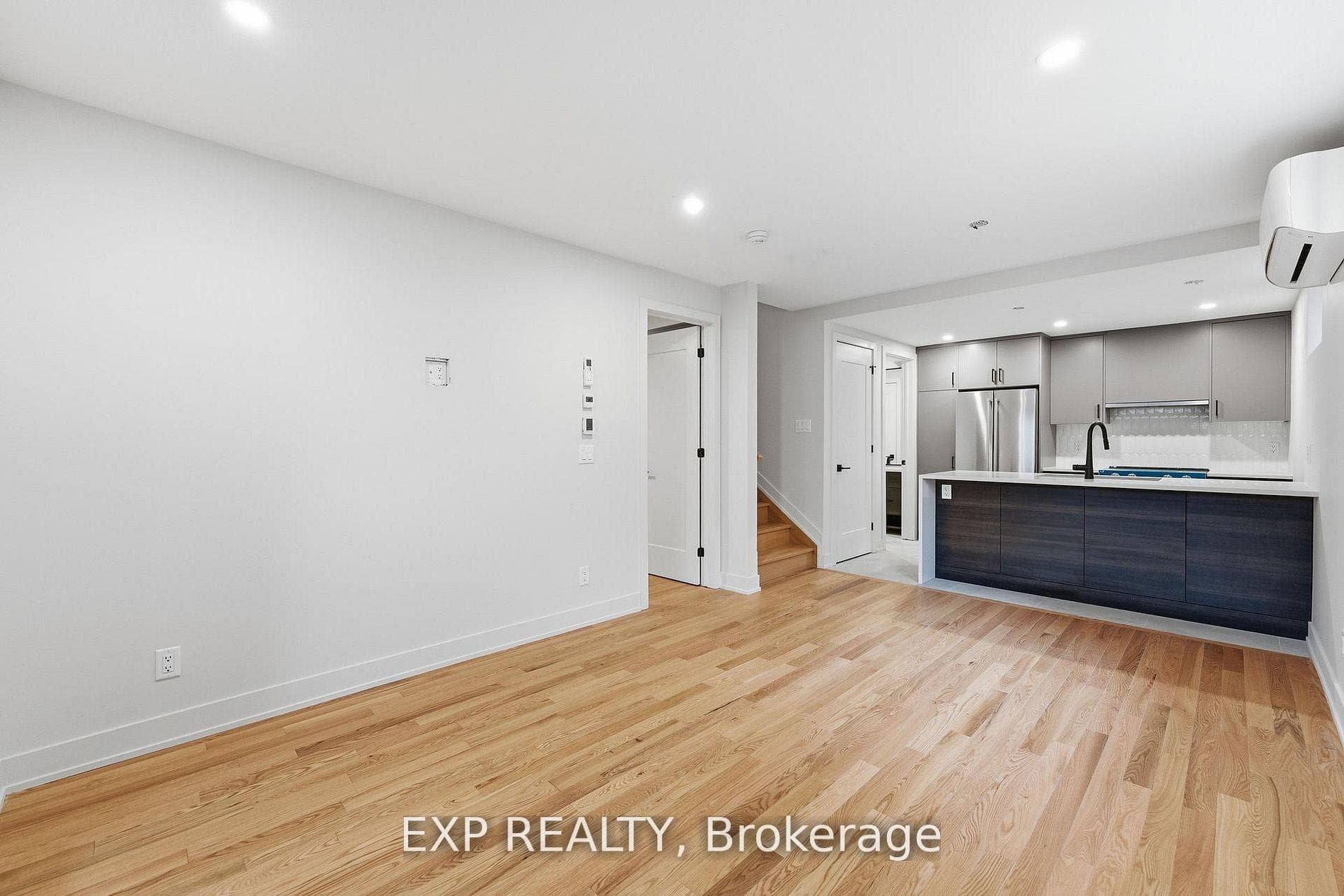 512 Roosevelt Avenue Unit A2 photo 2