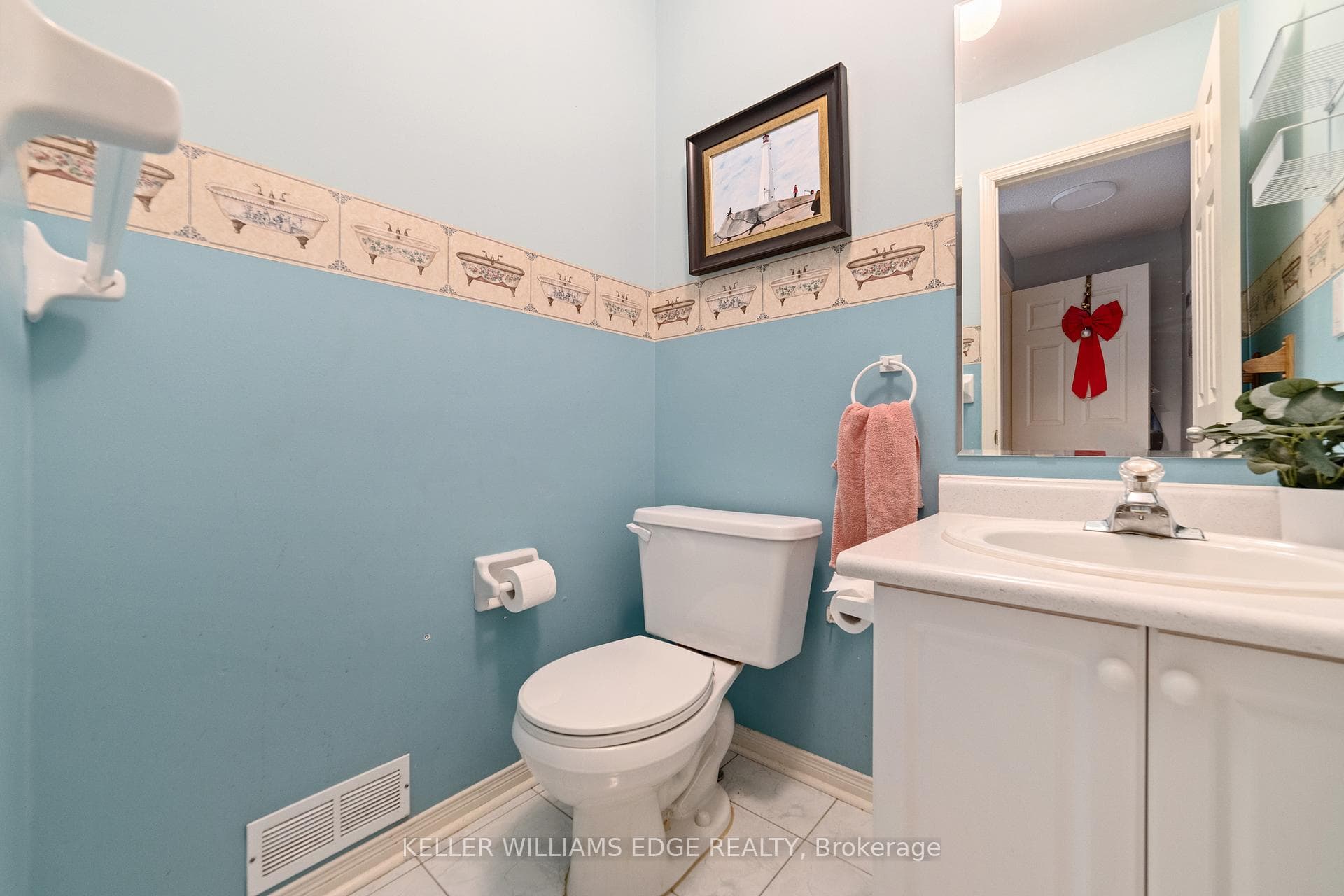 516 Eliza Crescent photo 14