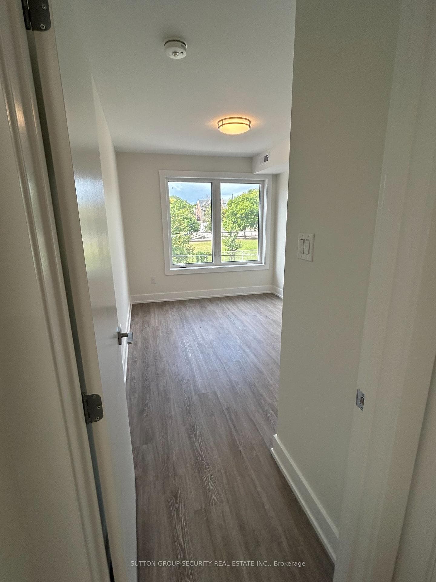 513 Ossington Avenue Unit 5 photo 21