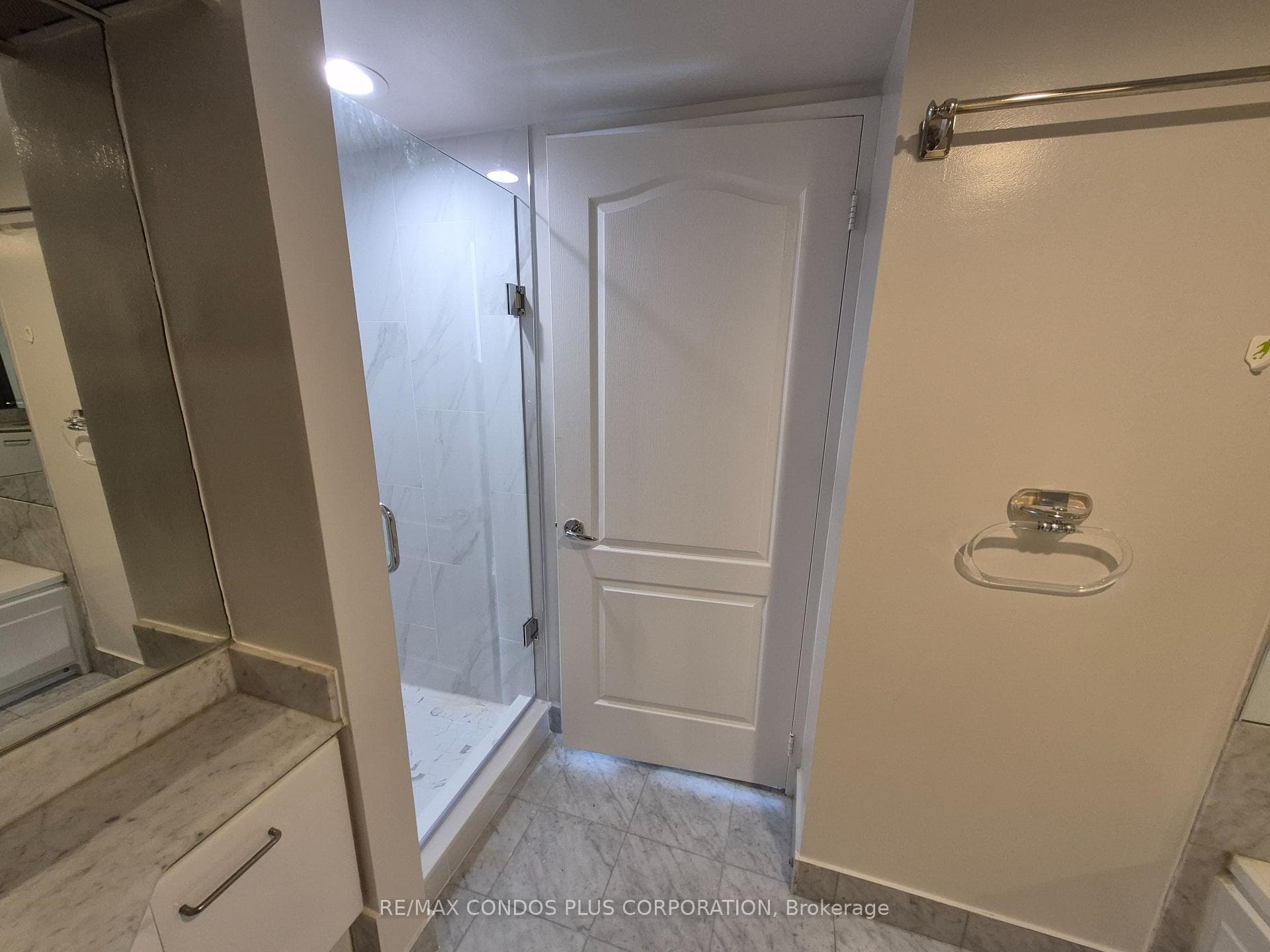 walk in shower!