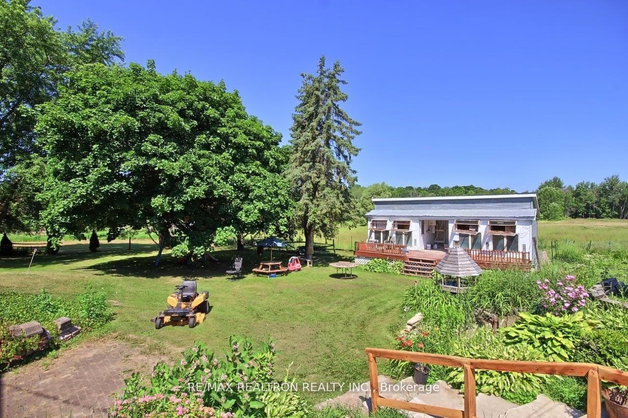 2978 Holborn Road photo 18