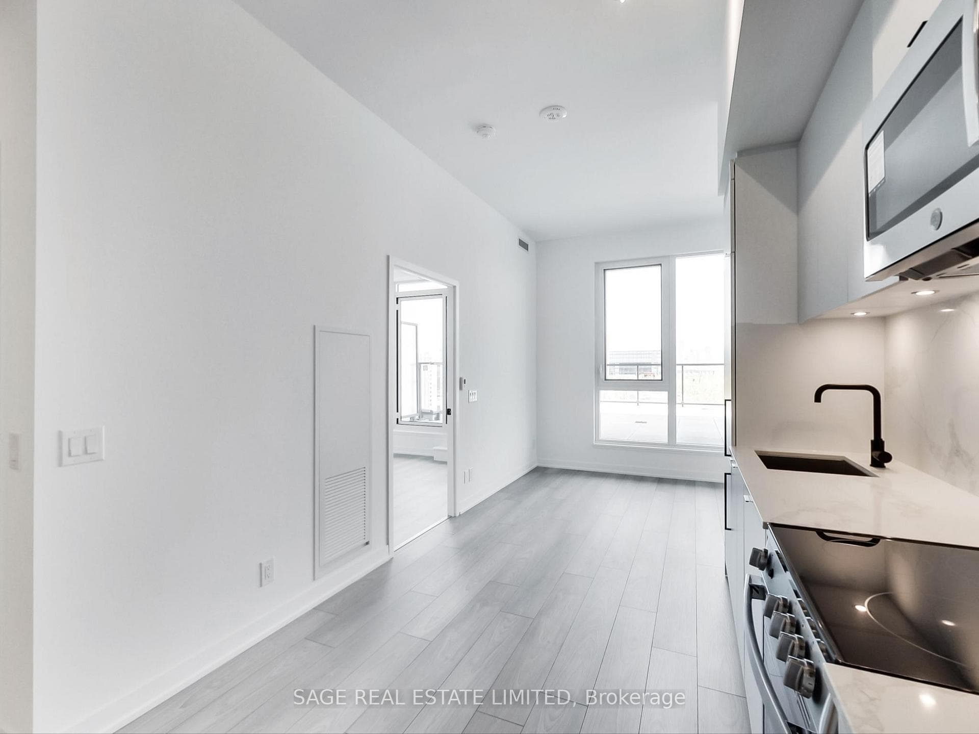 285 Dufferin Street Unit 1401 photo 11