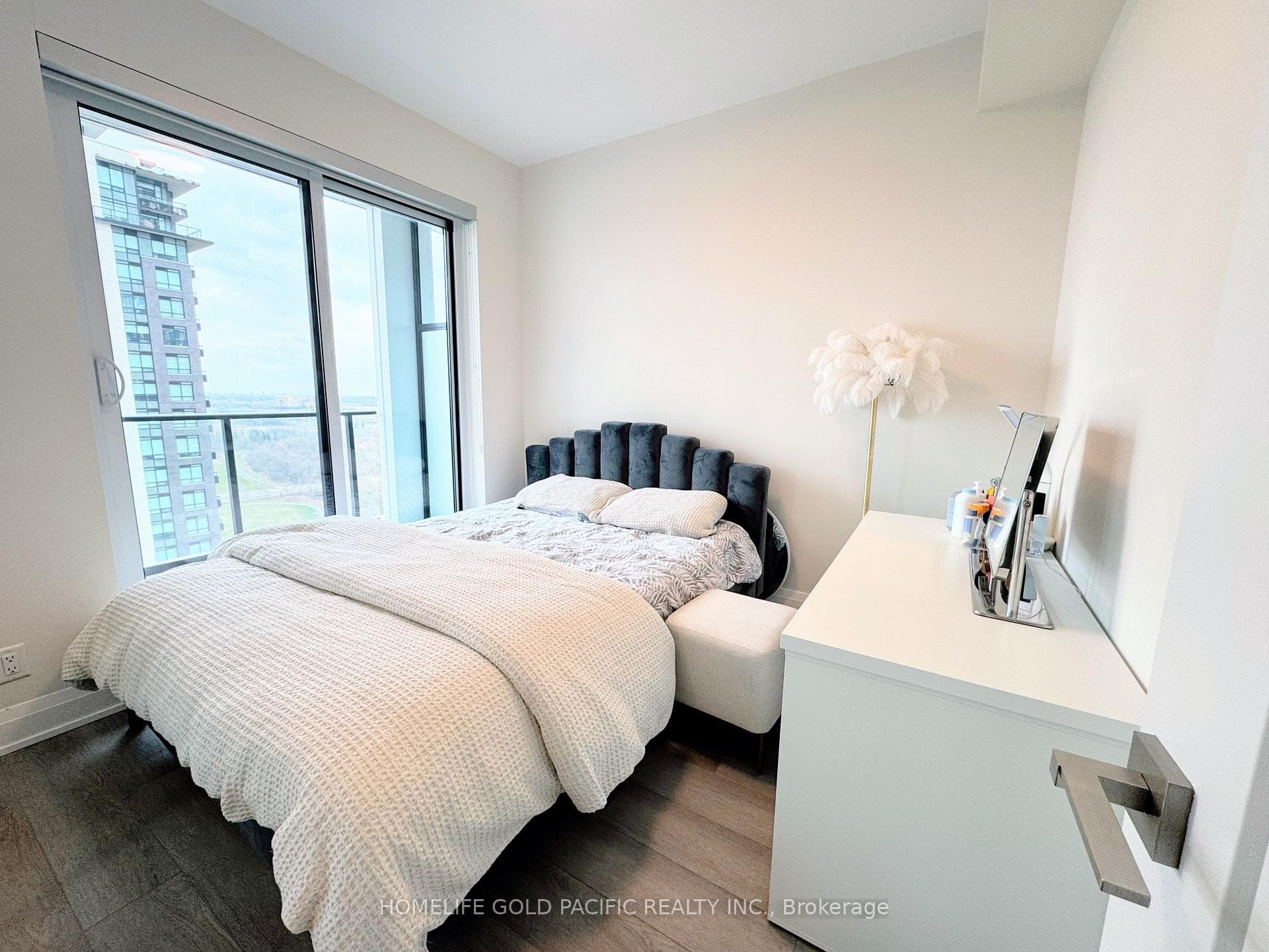 18 Water Walk Drive Unit 2510 photo 4