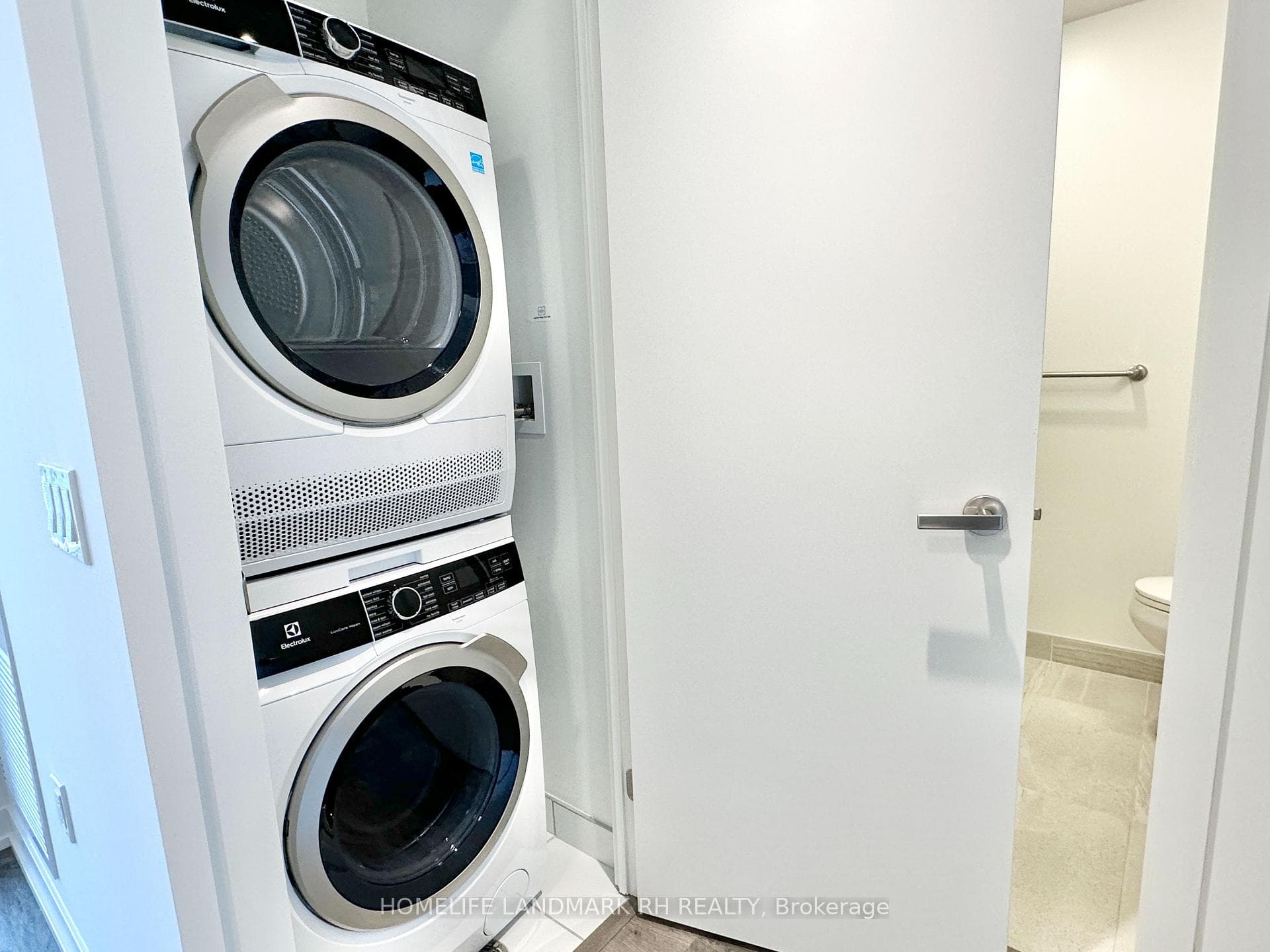 55 Cooper Street Unit 3916 photo 13
