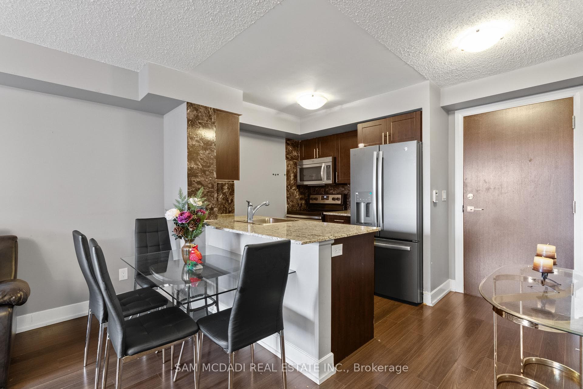 2 Eva Road Unit 630 photo 3