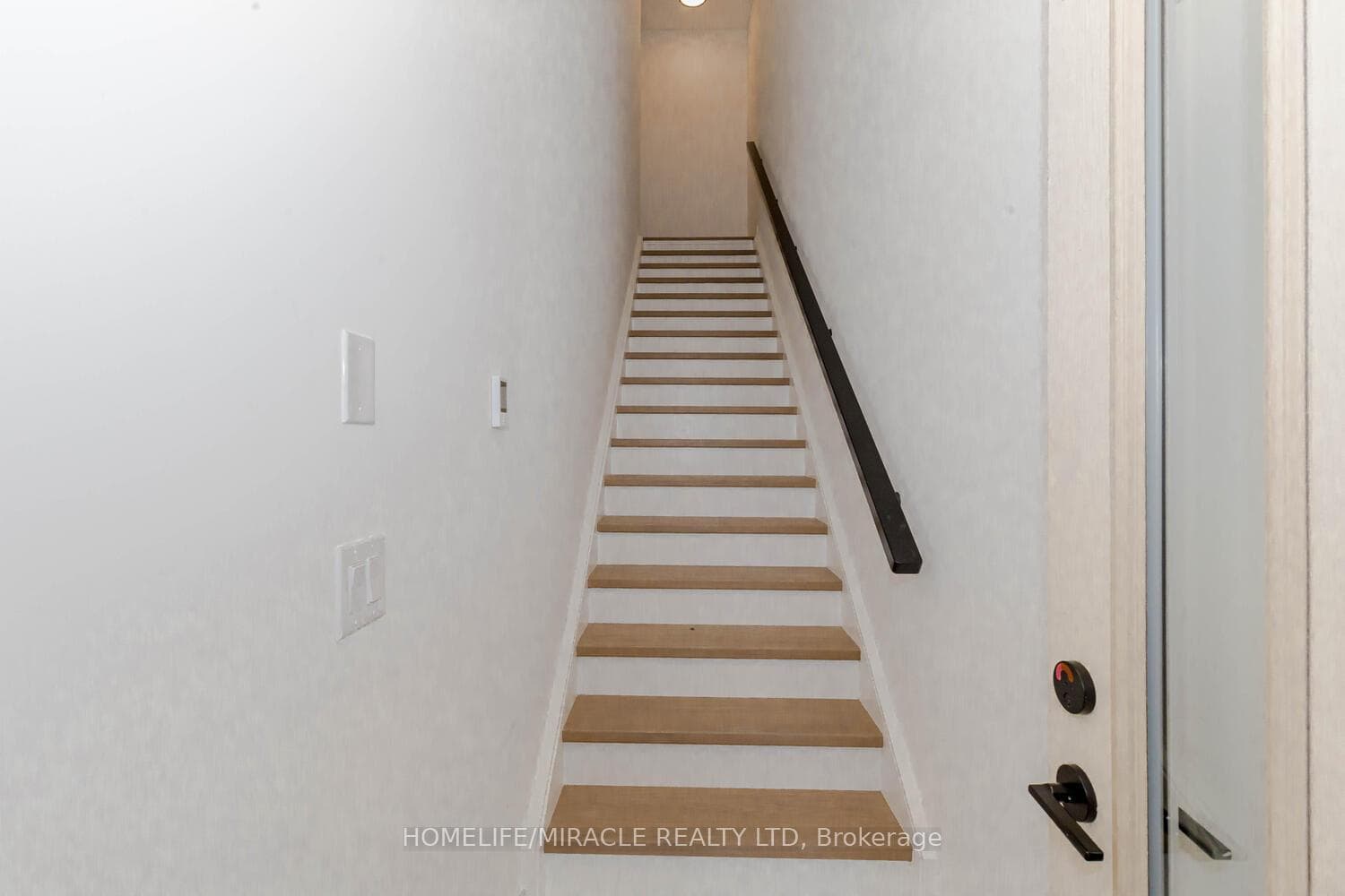 20 Lagerfeld Drive Unit 11 photo 5