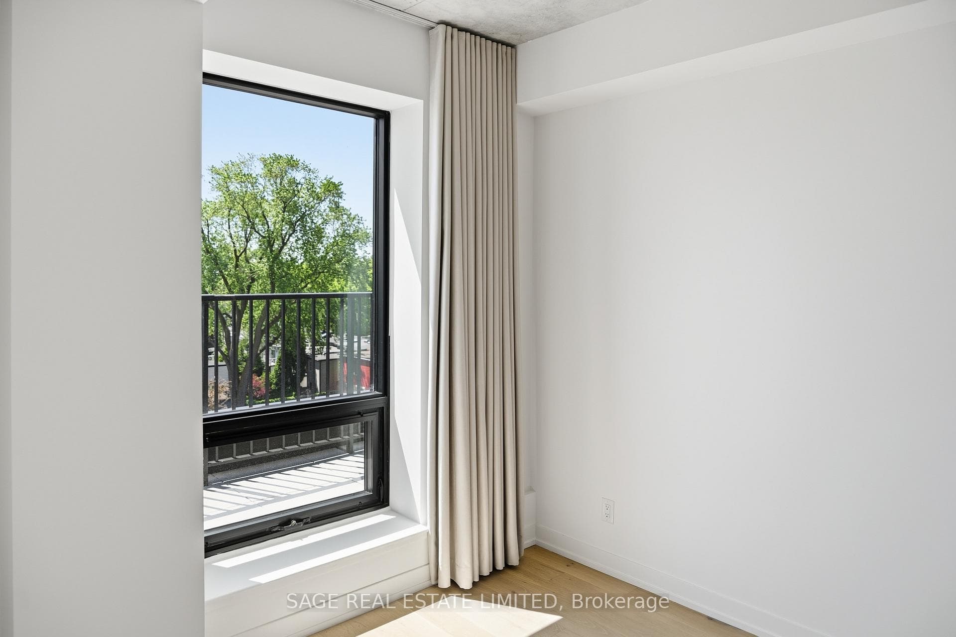 761 Queen Street Unit 504 photo 9