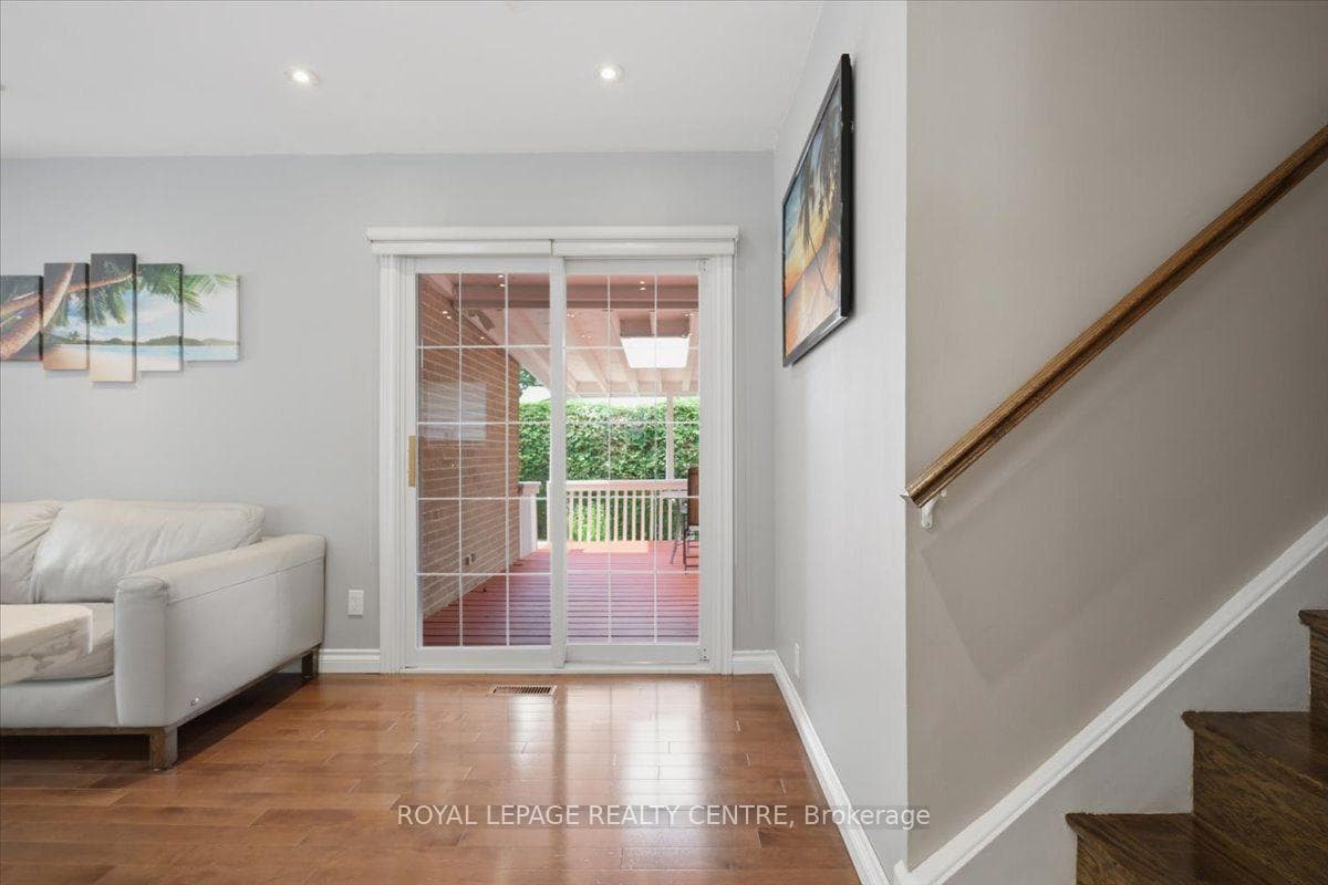 2555 Windjammer Road photo 18