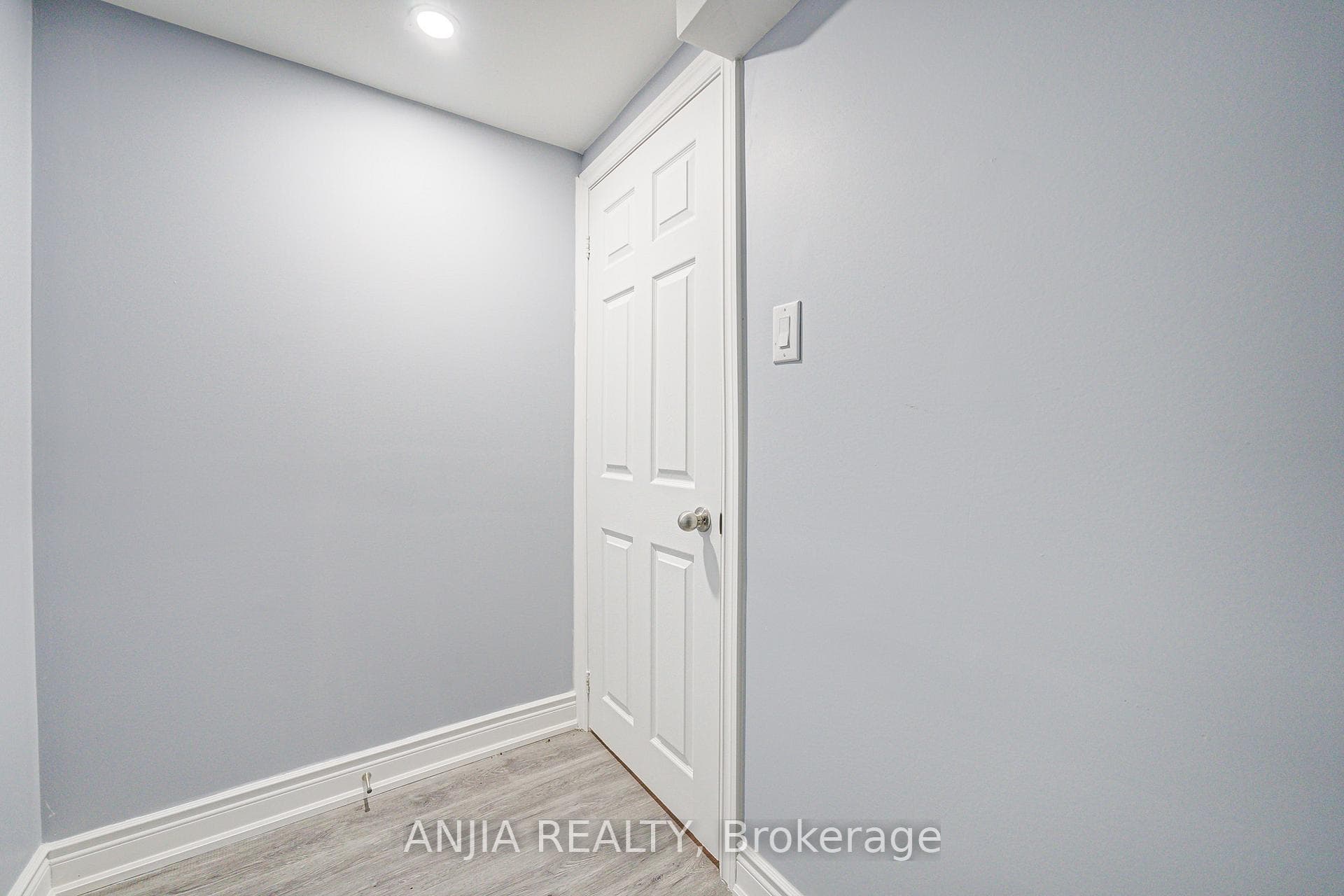 91 Dumfries Avenue photo 37
